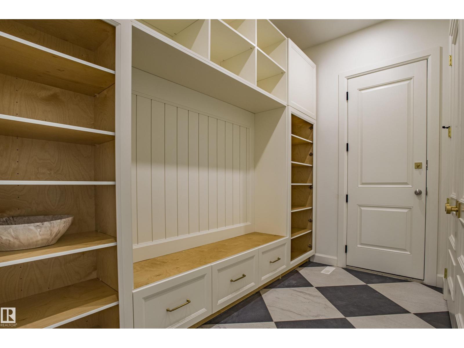 12304 39 AV NW, Edmonton