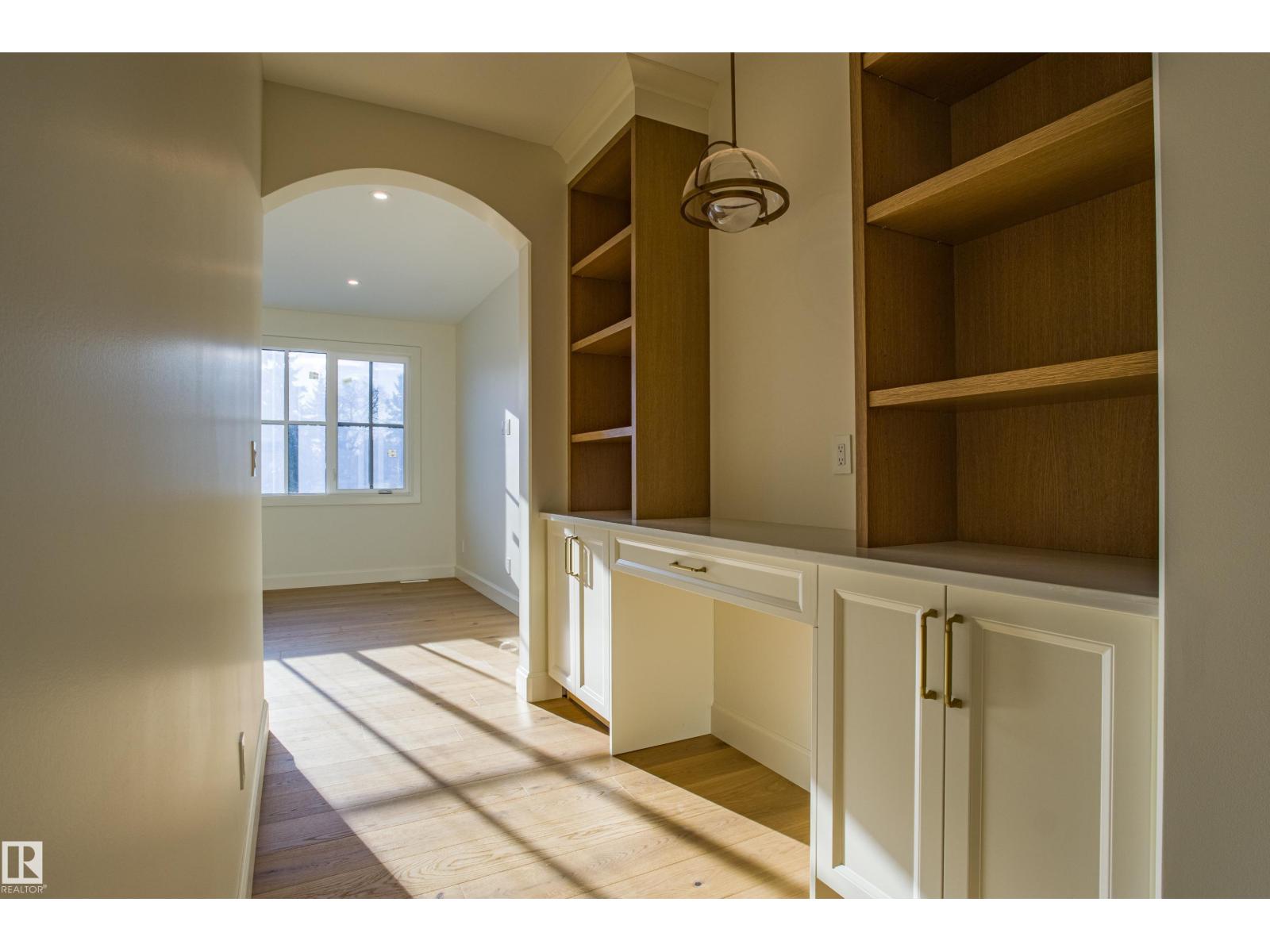 12304 39 AV NW, Edmonton