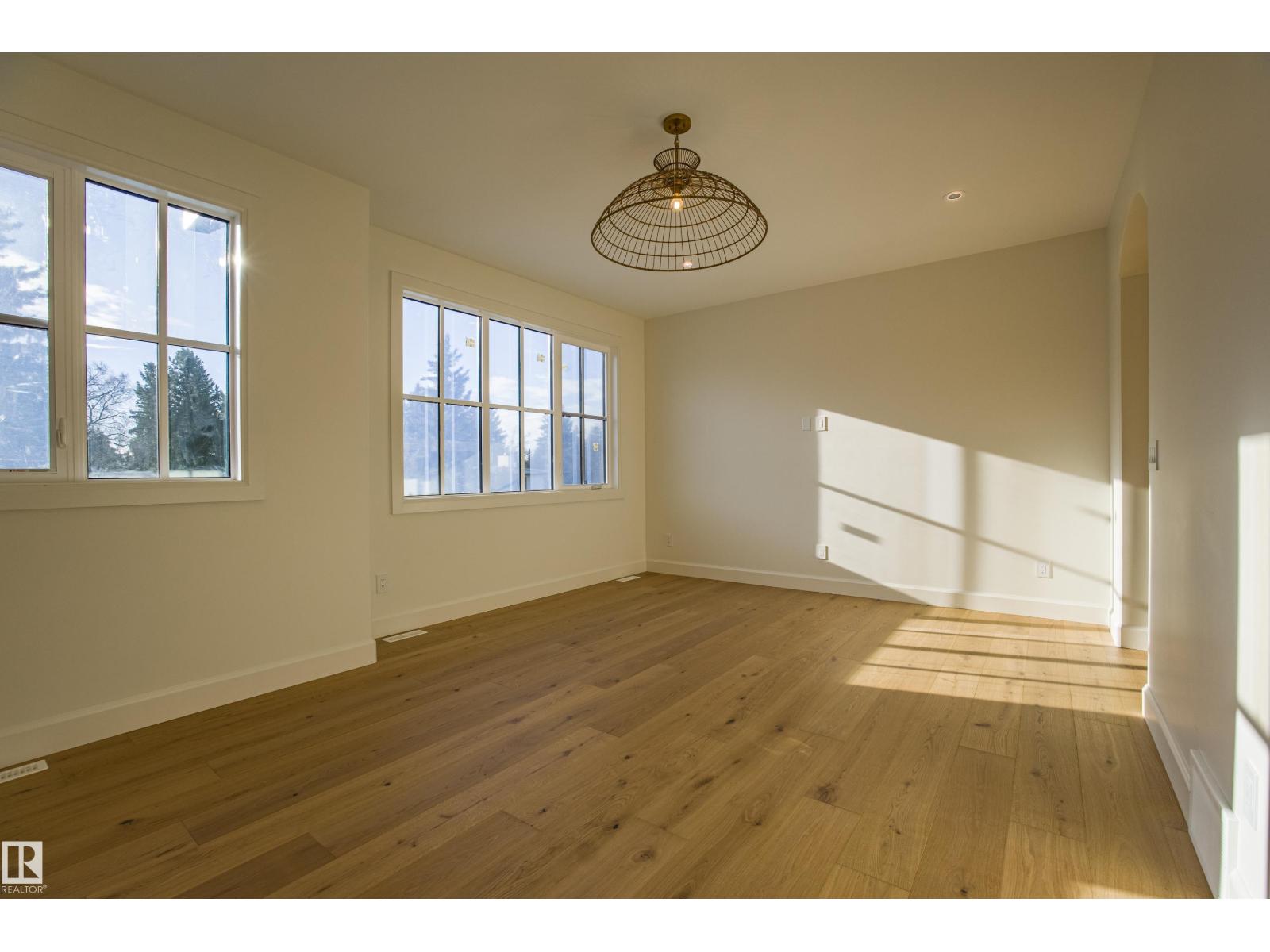 12304 39 AV NW, Edmonton