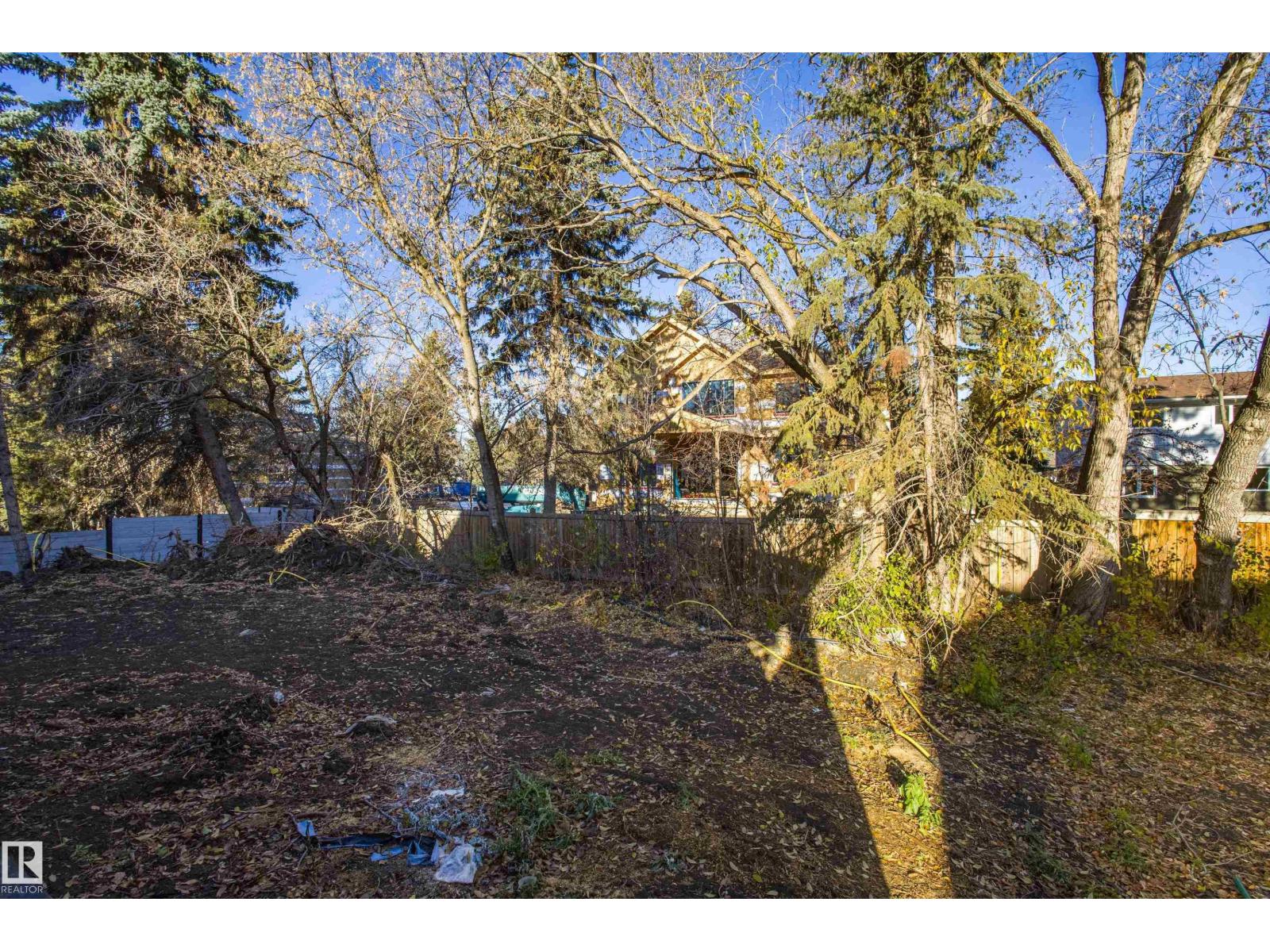 12304 39 AV NW, Edmonton