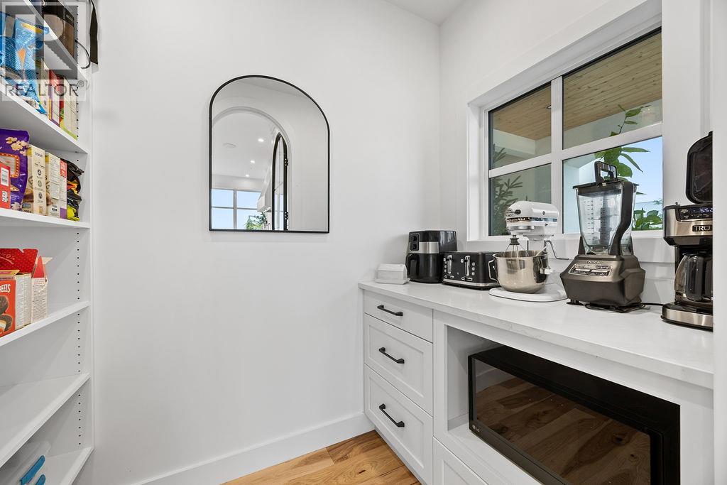  7236 L & A Road, Vernon