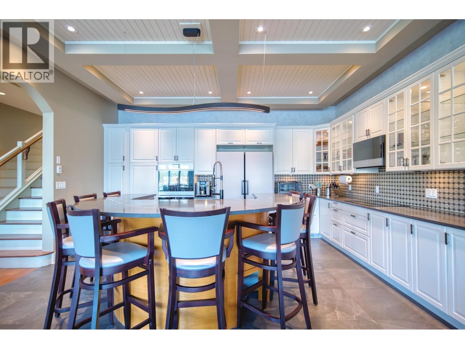 6560 N GALE AVENUE, Sechelt