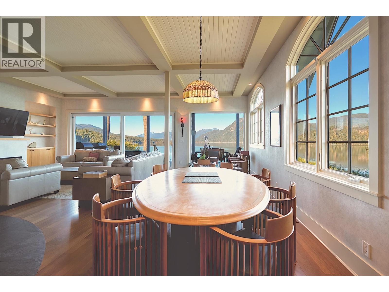 6560 N GALE AVENUE, Sechelt