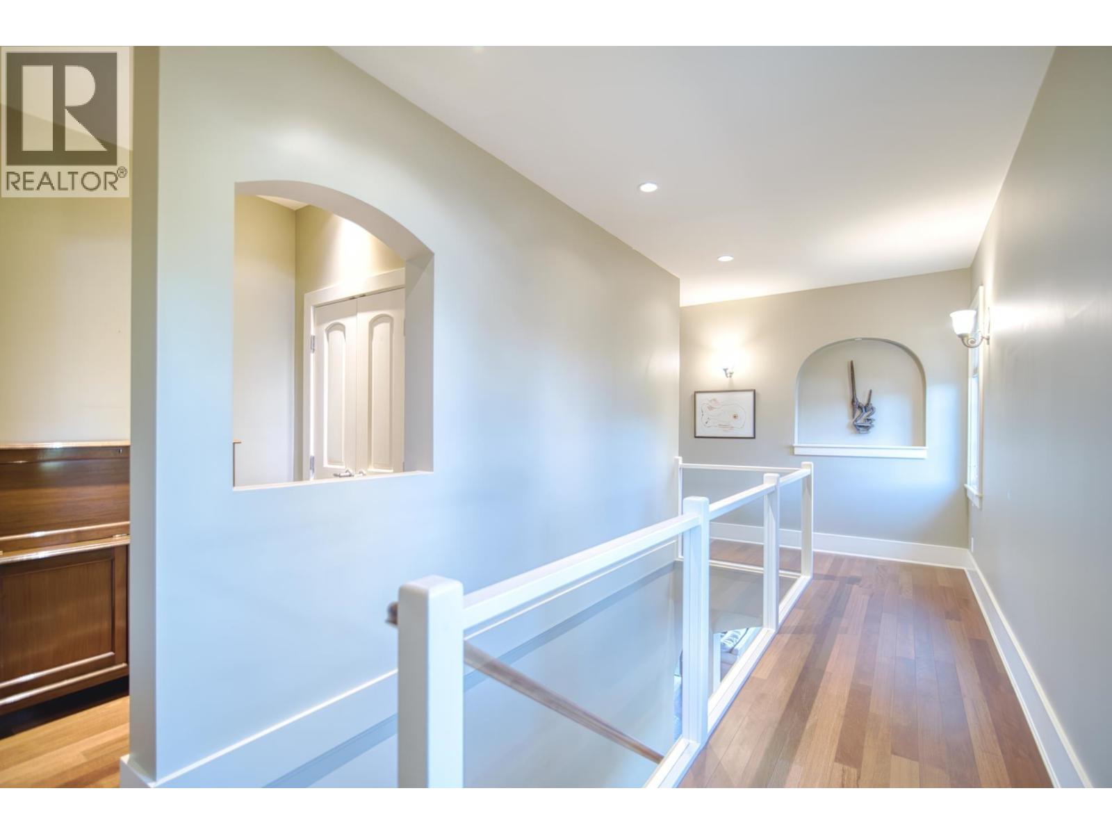 6560 N GALE AVENUE, Sechelt