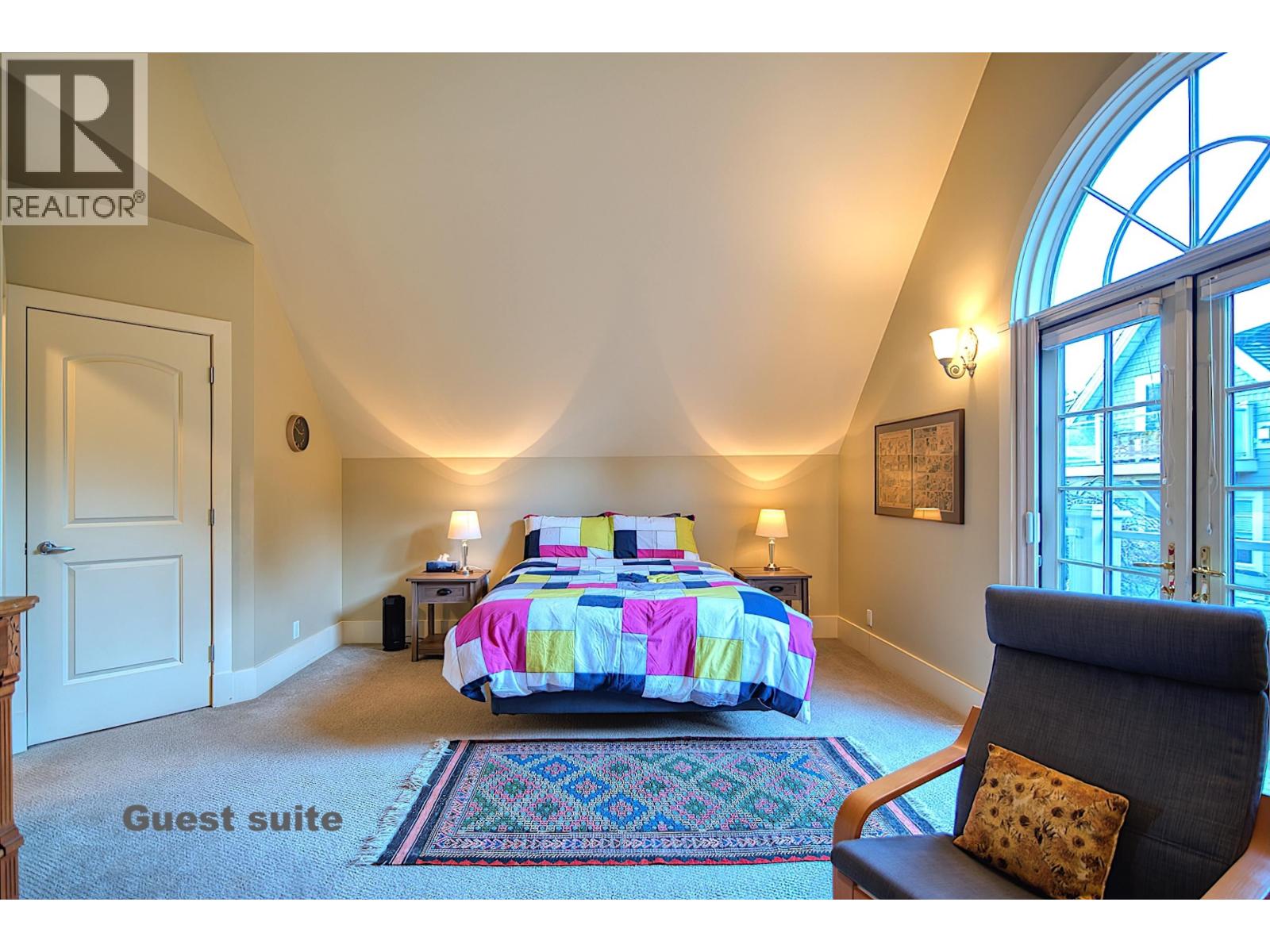 6560 N GALE AVENUE, Sechelt