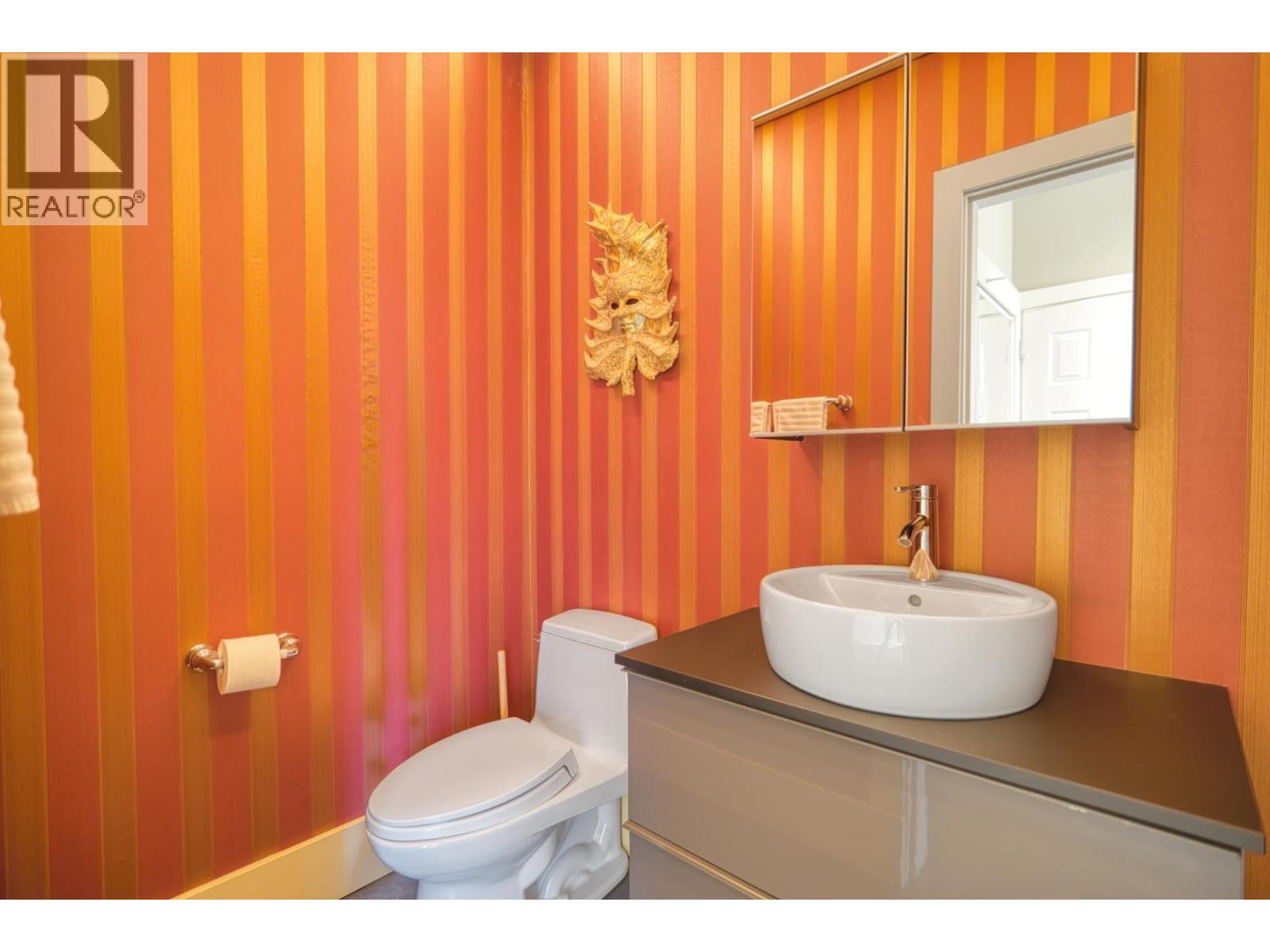 6560 N GALE AVENUE, Sechelt