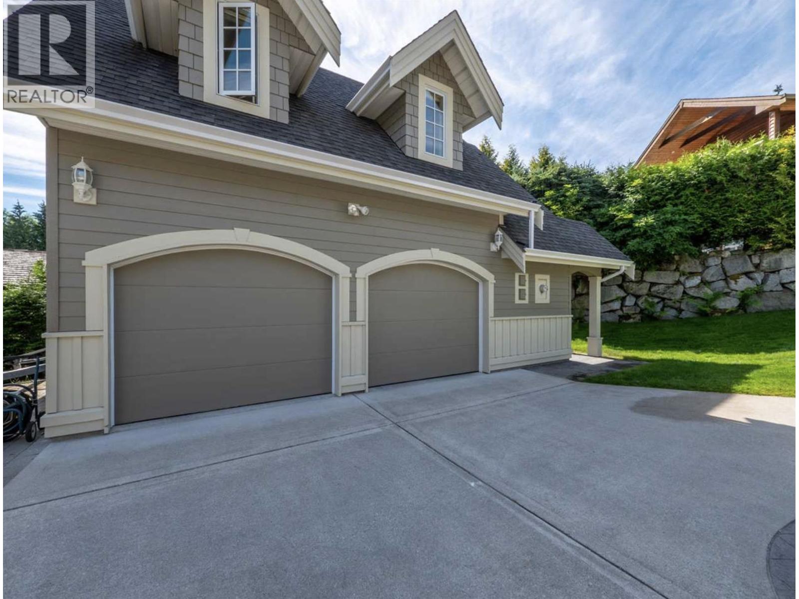 6560 N GALE AVENUE, Sechelt