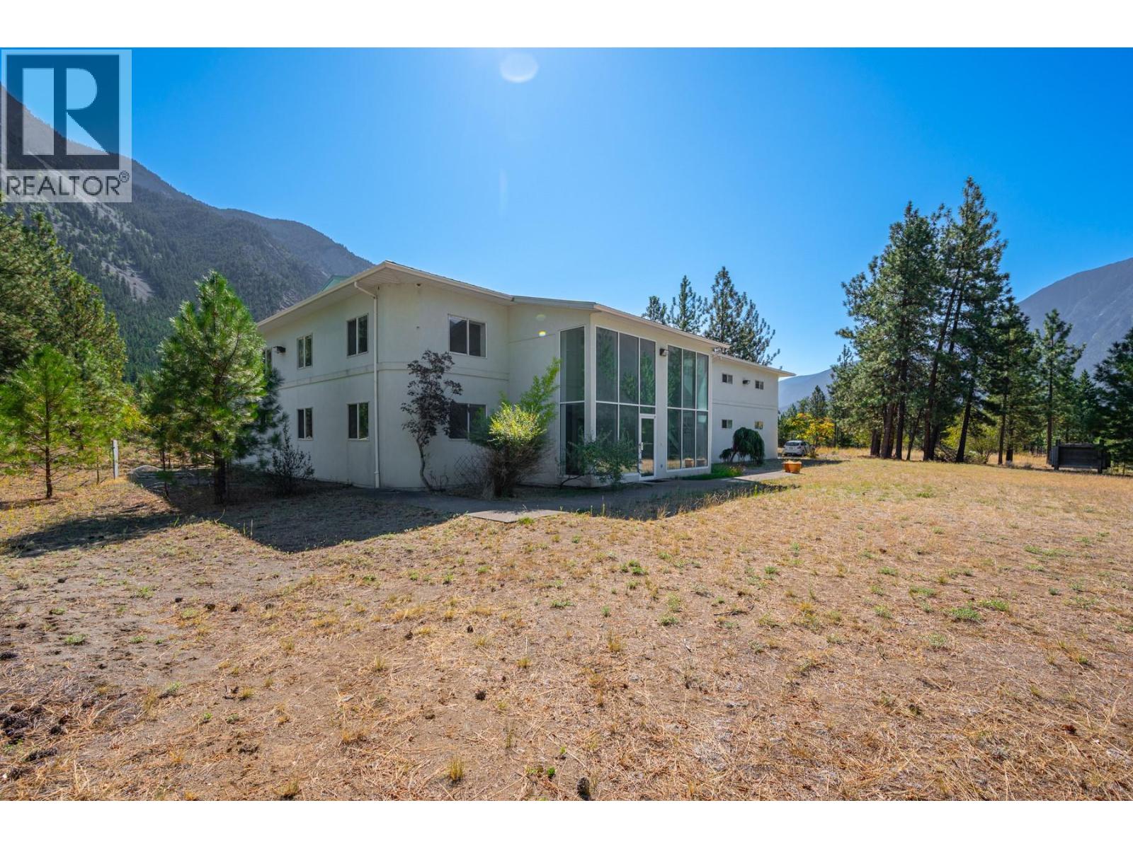 285 JONES Road — photo 4