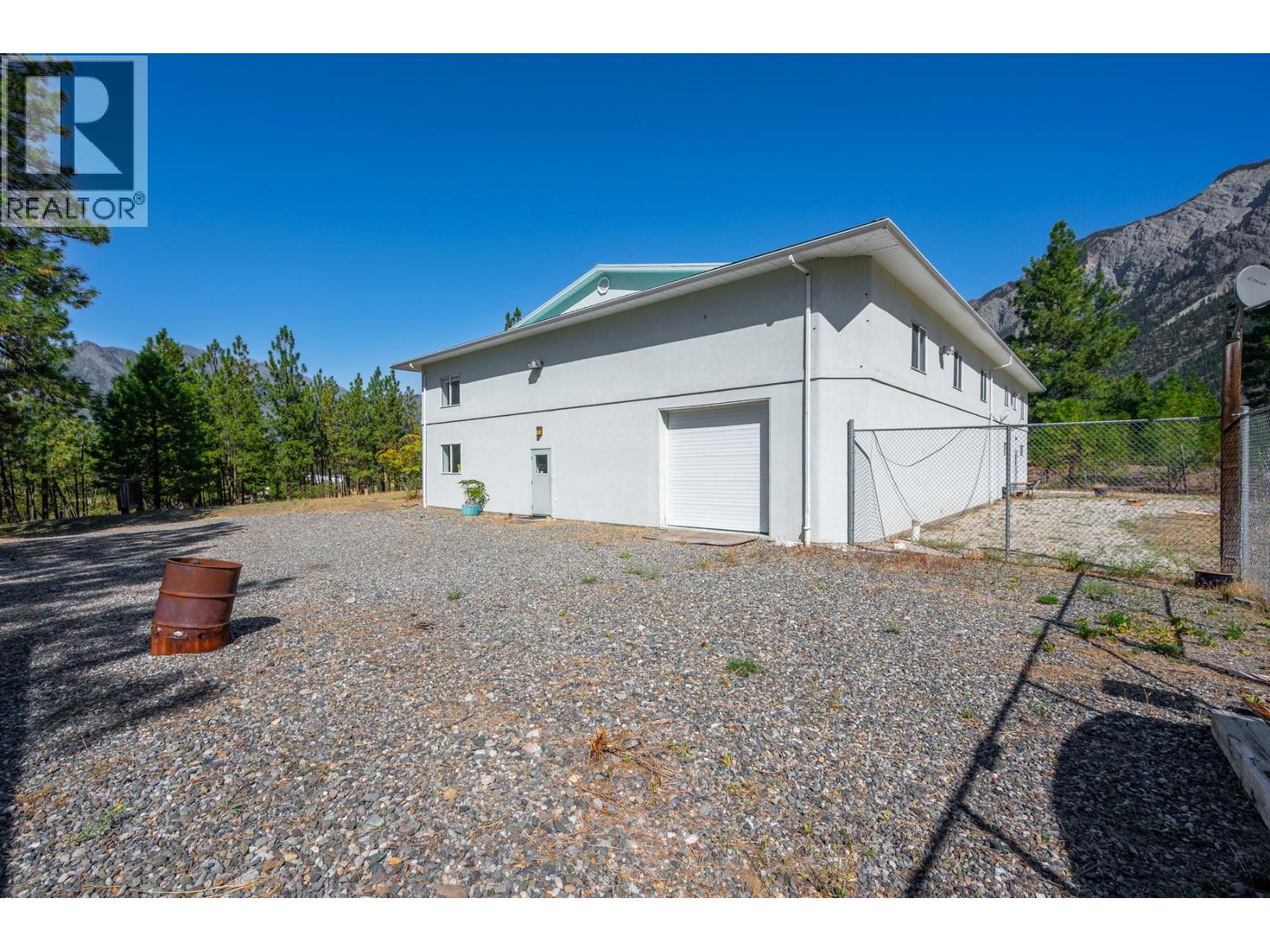285 JONES Road — photo 18