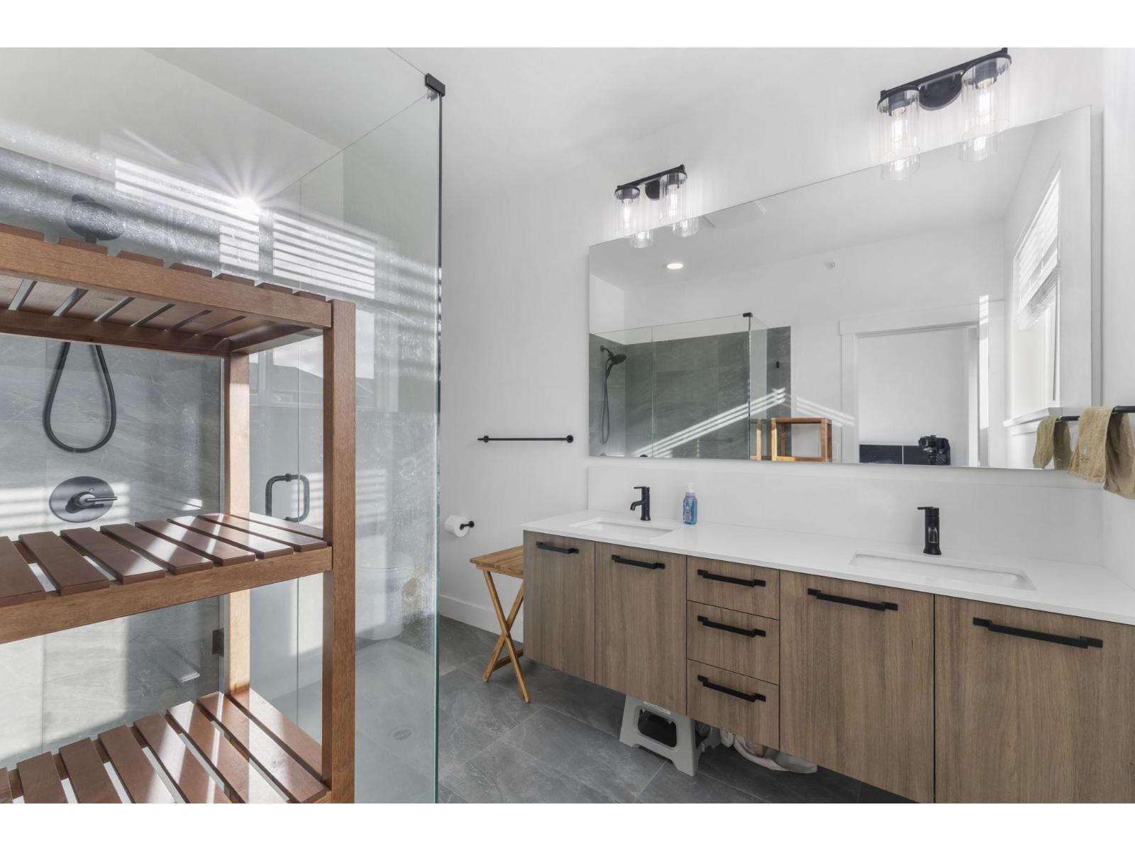 19656 75A AVENUE, Langley