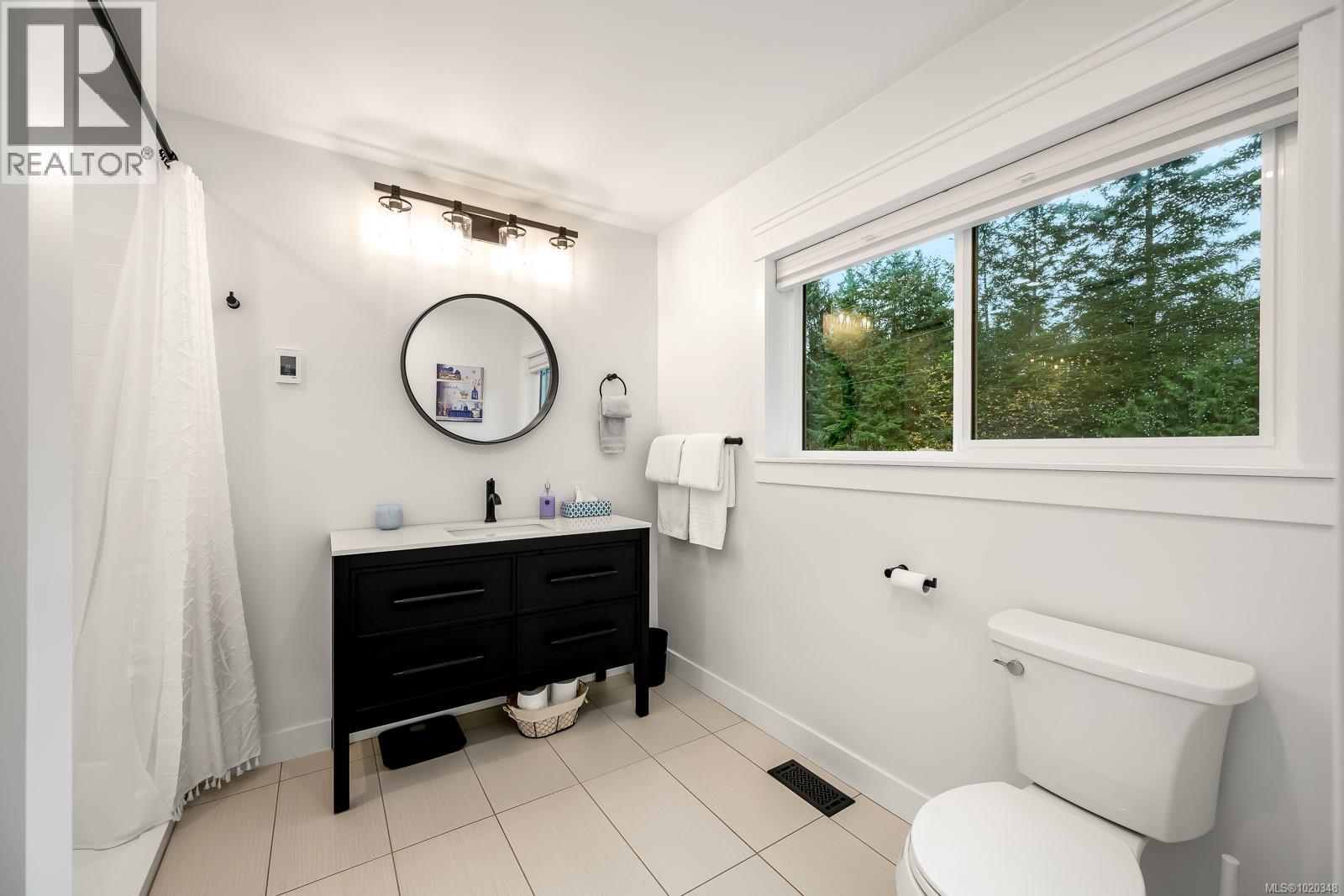 6508 Mystery Beach Rd, Fanny Bay