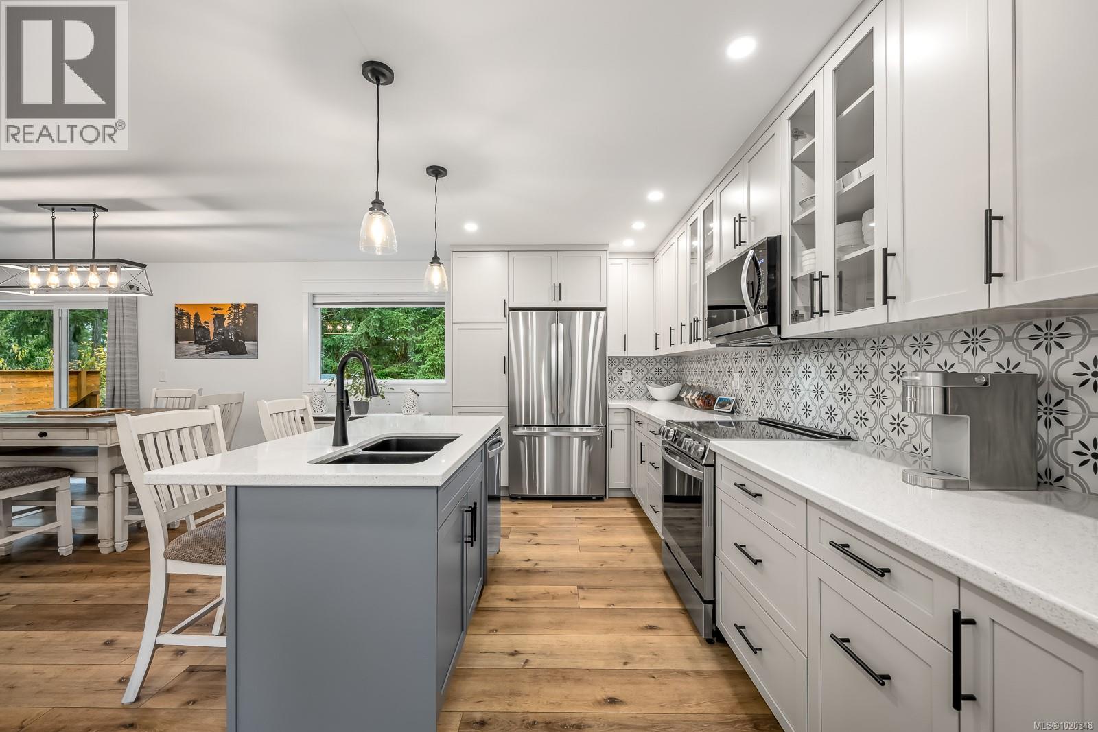 6508 Mystery Beach Rd, Fanny Bay