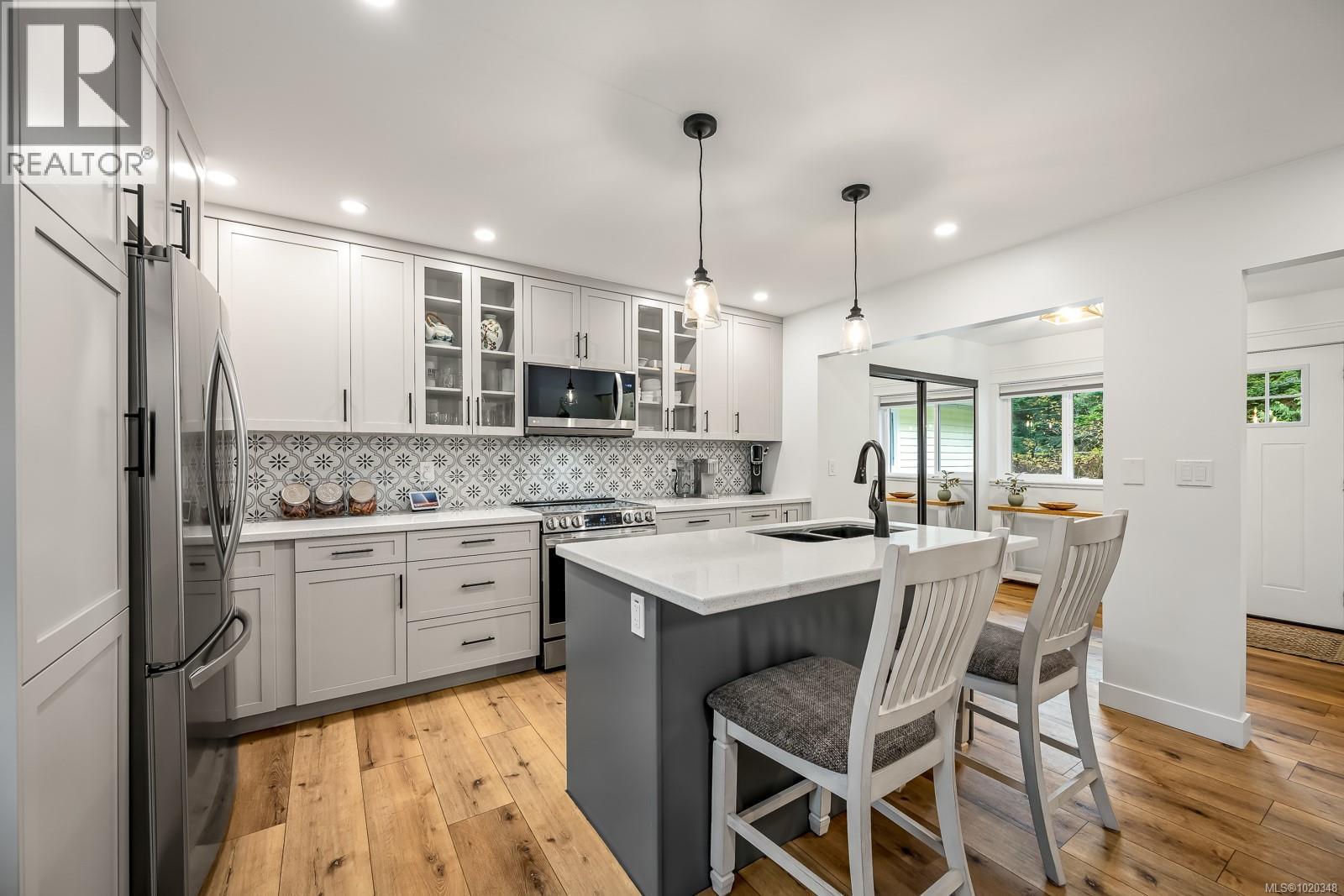 6508 Mystery Beach Rd, Fanny Bay