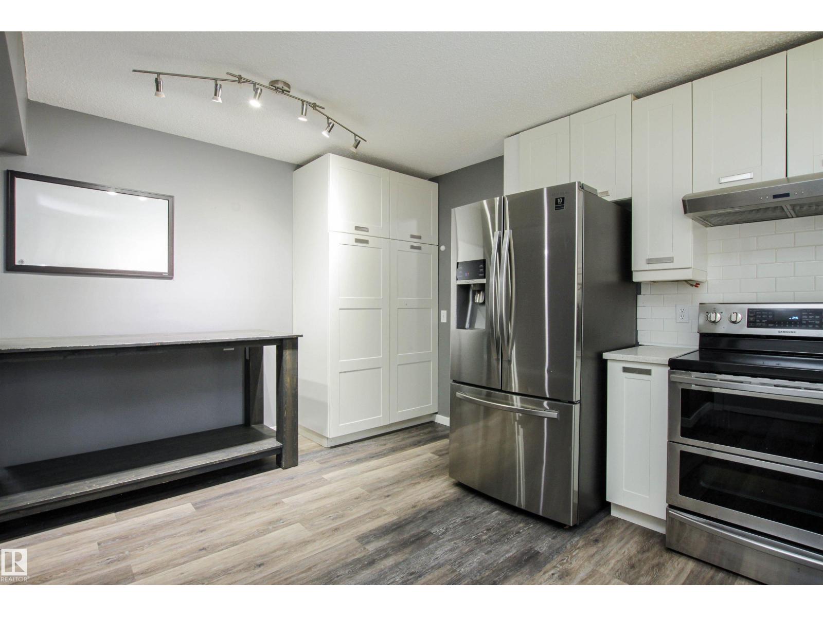 6 MARKET ST, Sherwood Park