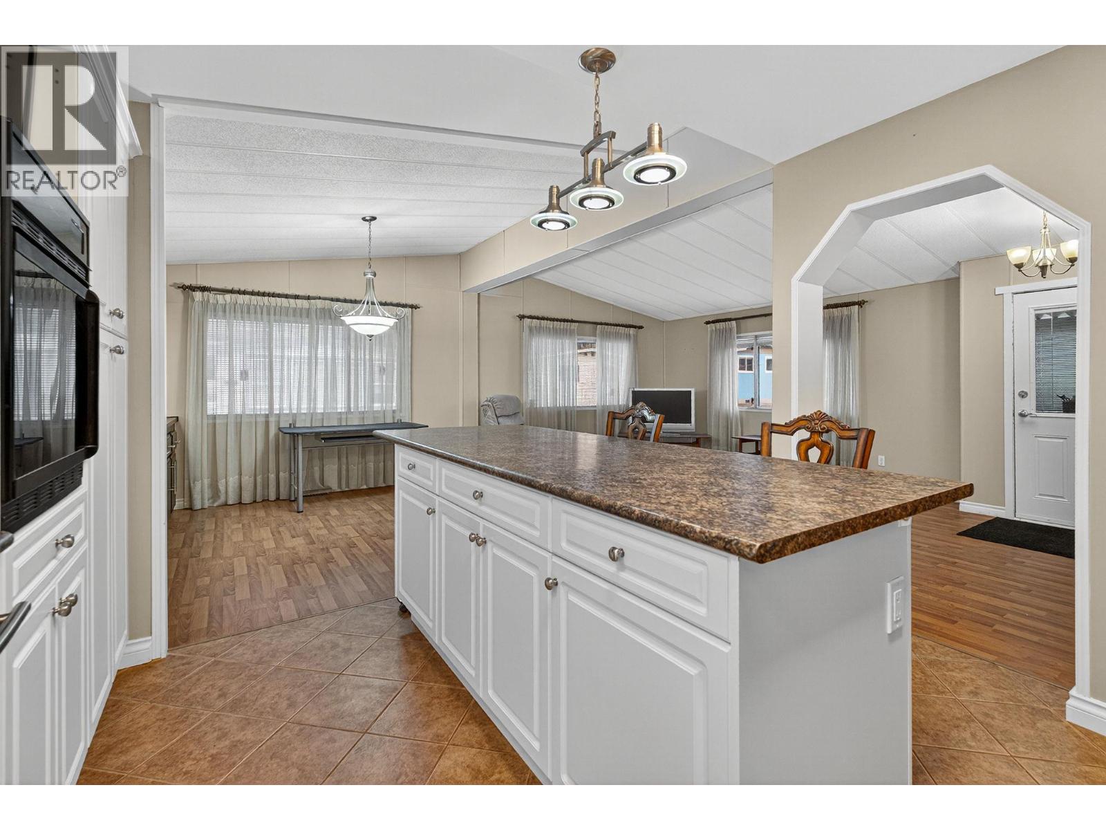 241 1999 97 Highway South, West Kelowna