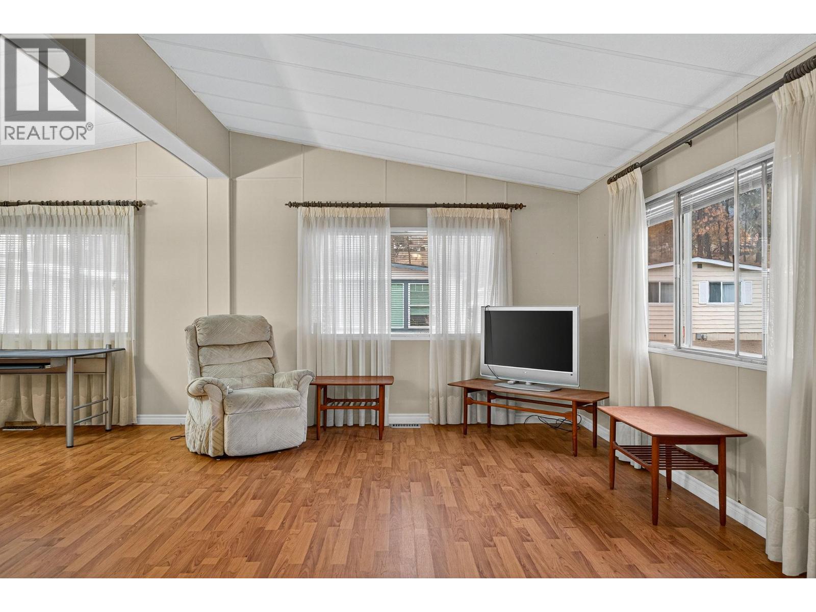 241 1999 97 Highway South, West Kelowna