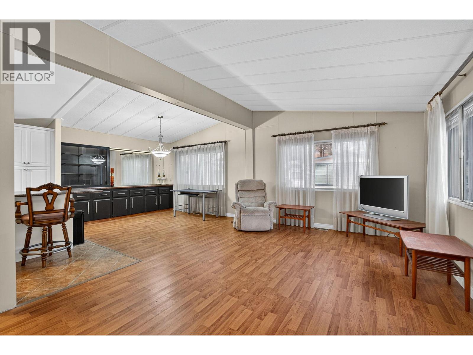 241 1999 97 Highway South, West Kelowna