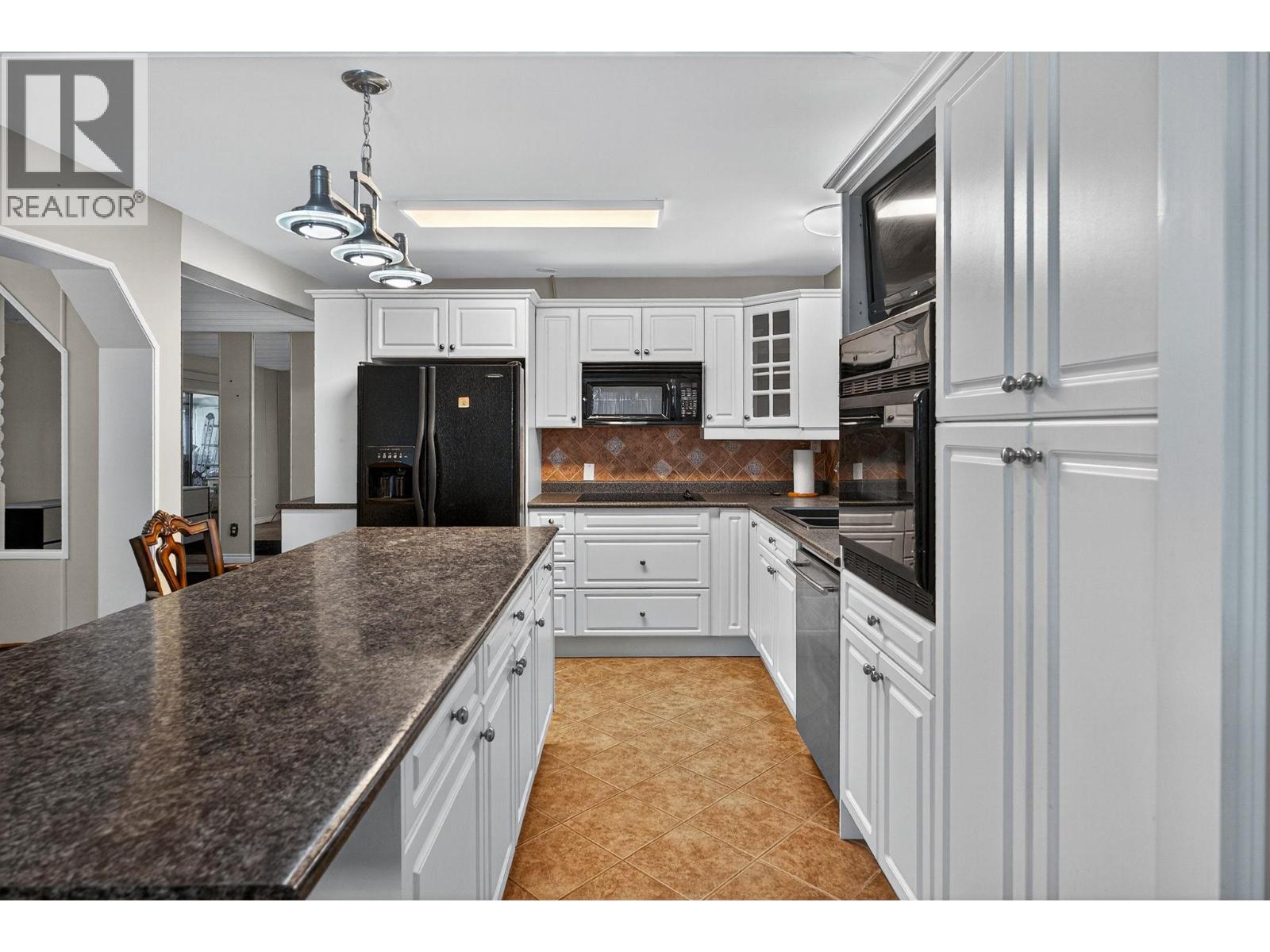 241 1999 97 Highway South, West Kelowna