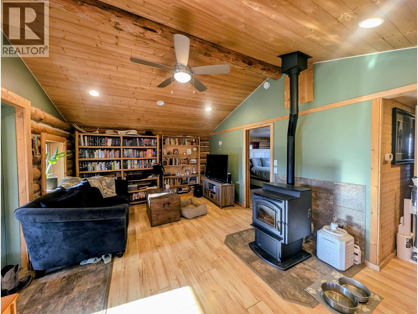 3710 WHITEHORSE LAKE ROAD, Lac La Hache