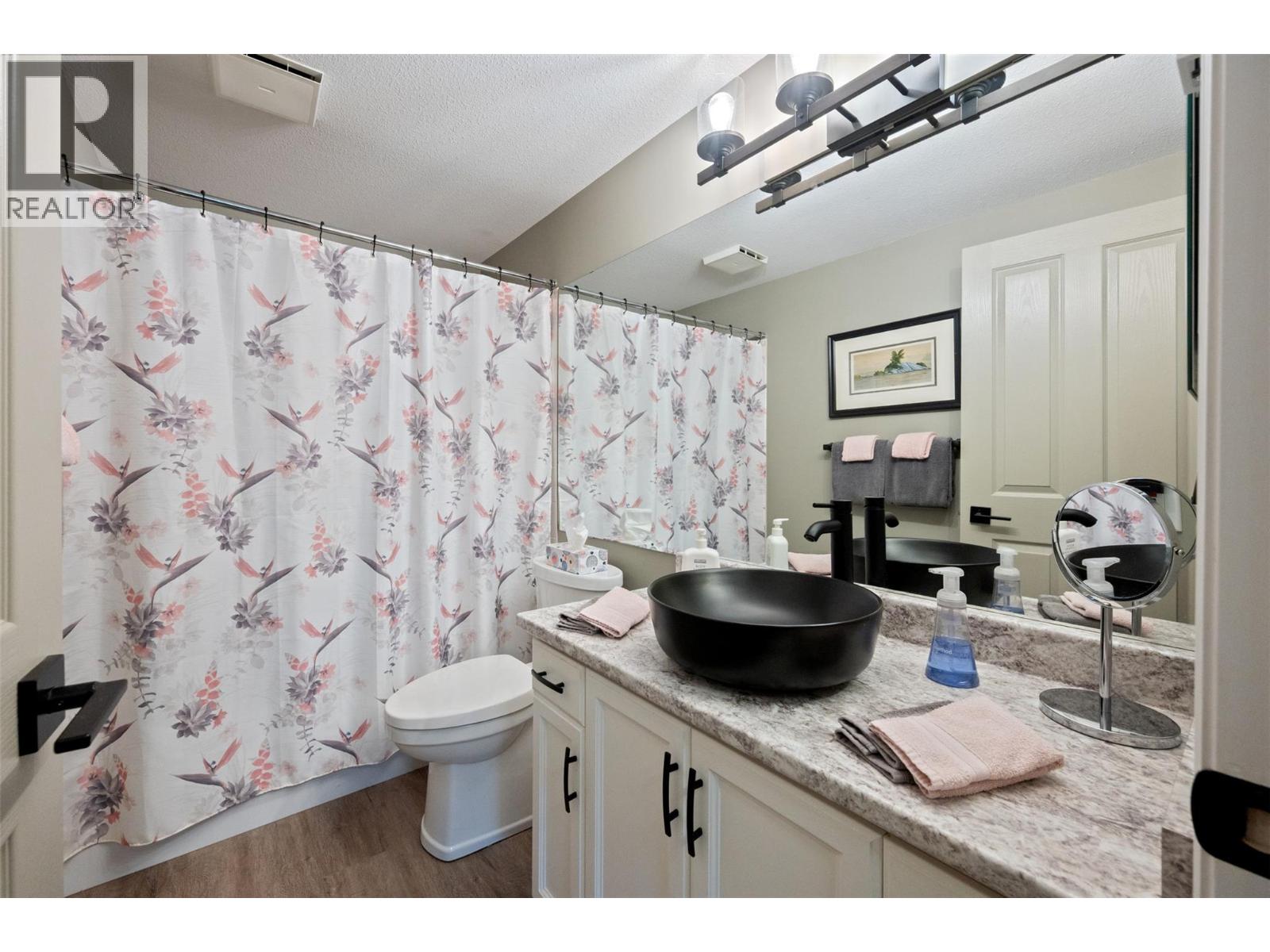 109 8700 Jubilee Road East, Summerland