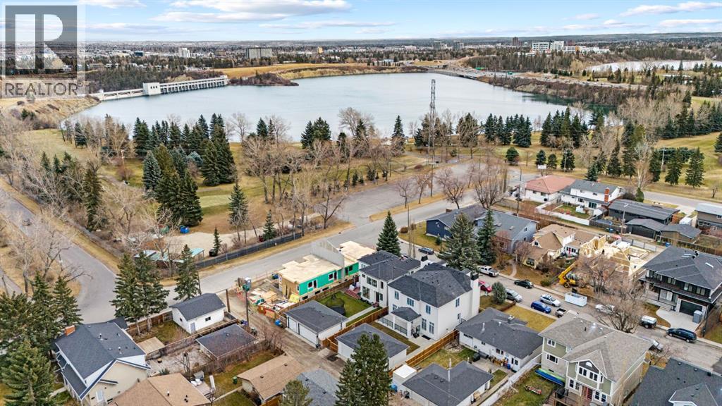 Single Family House for Sale in   Avenue SW North Glenmore Park Calgary 