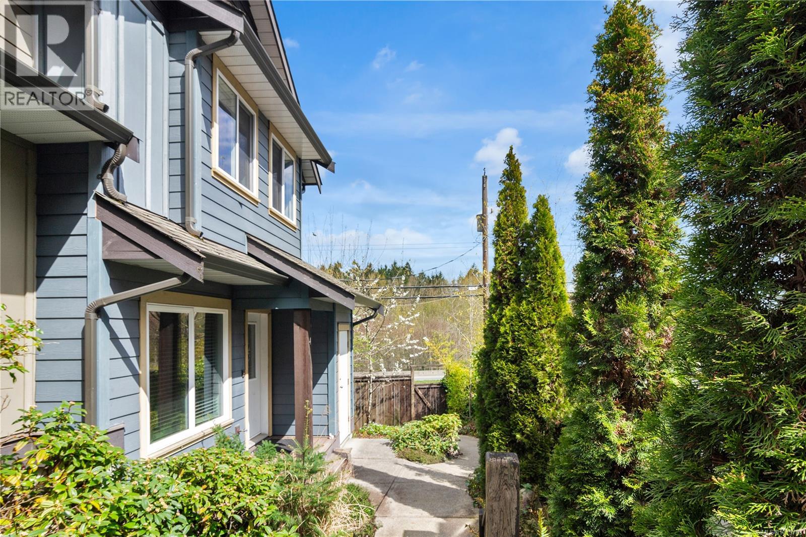 4 1141 2nd Ave, Ladysmith