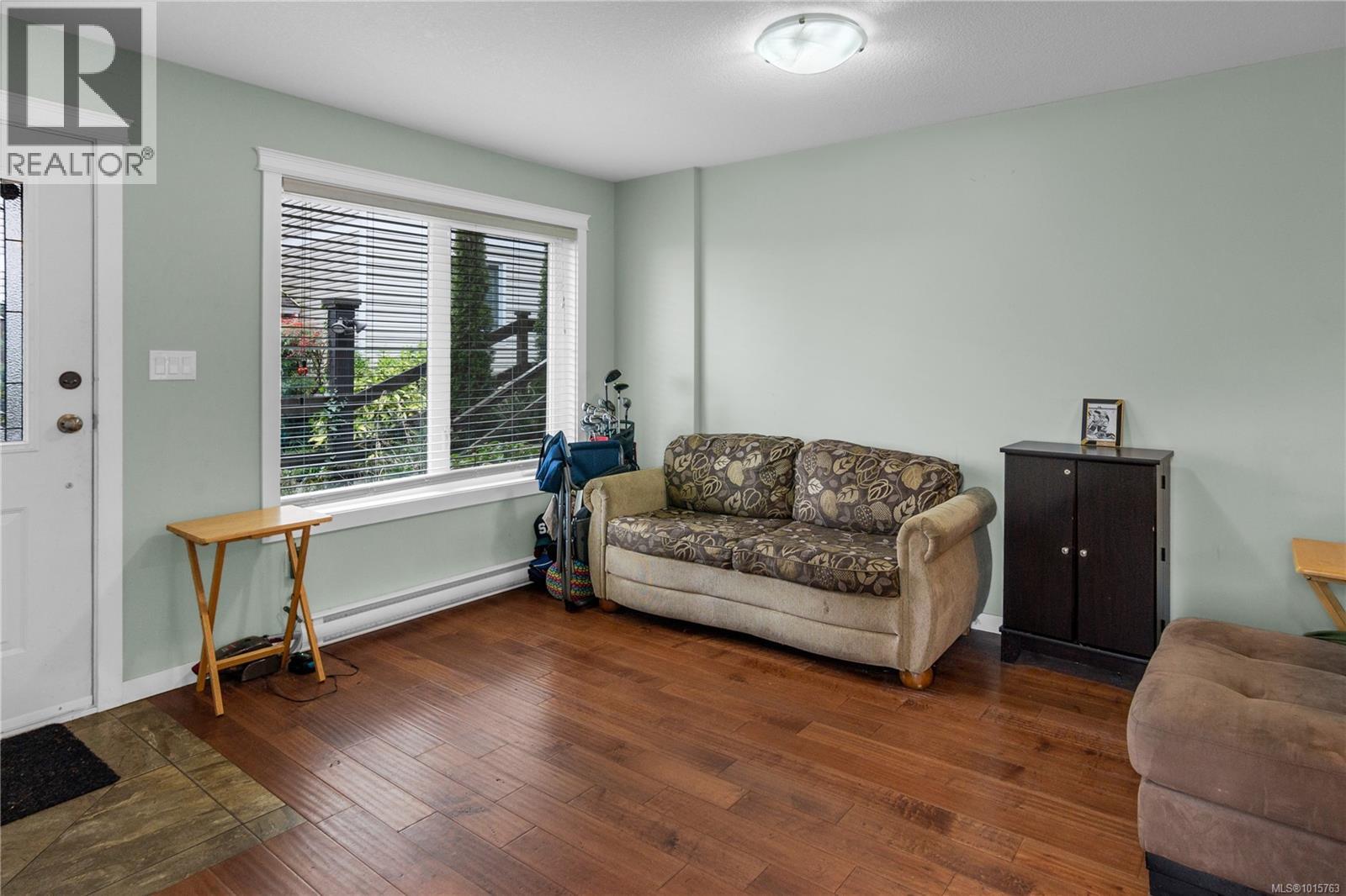 4 1141 2nd Ave, Ladysmith