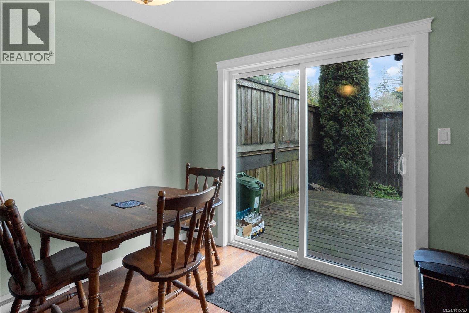 4 1141 2nd Ave, Ladysmith