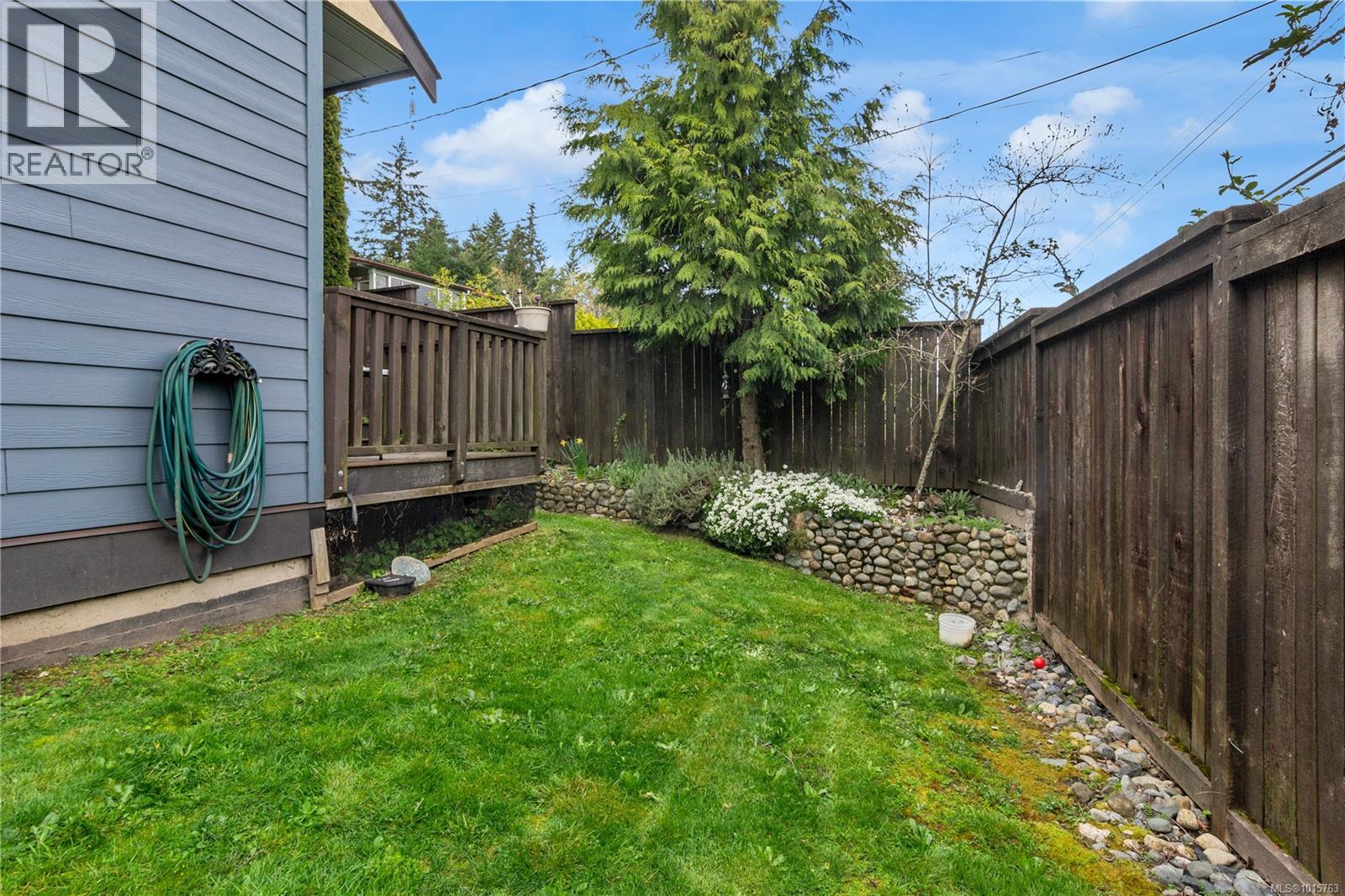 4 1141 2nd Ave, Ladysmith