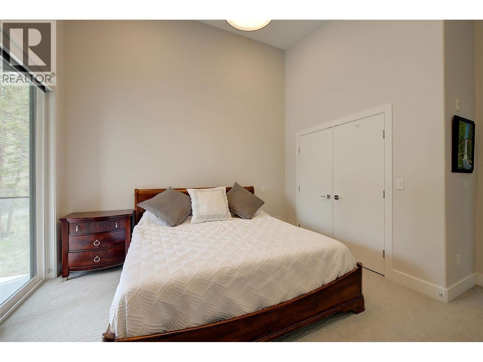 #401 3475 Granite Close - 48