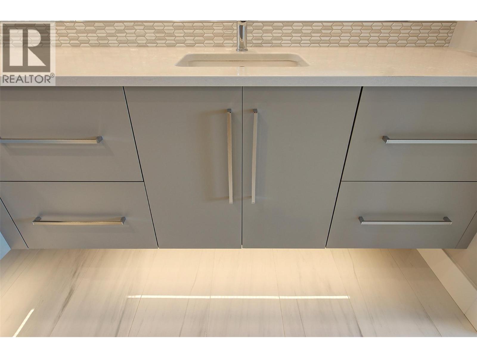 401 3475 Granite Close, Kelowna