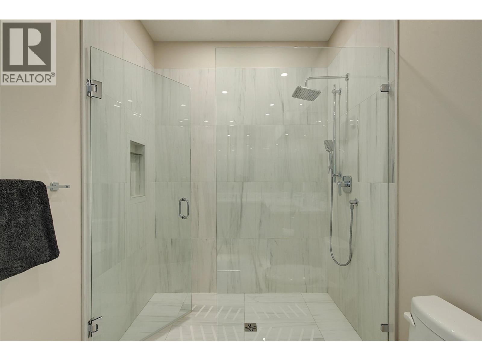 401 3475 Granite Close, Kelowna