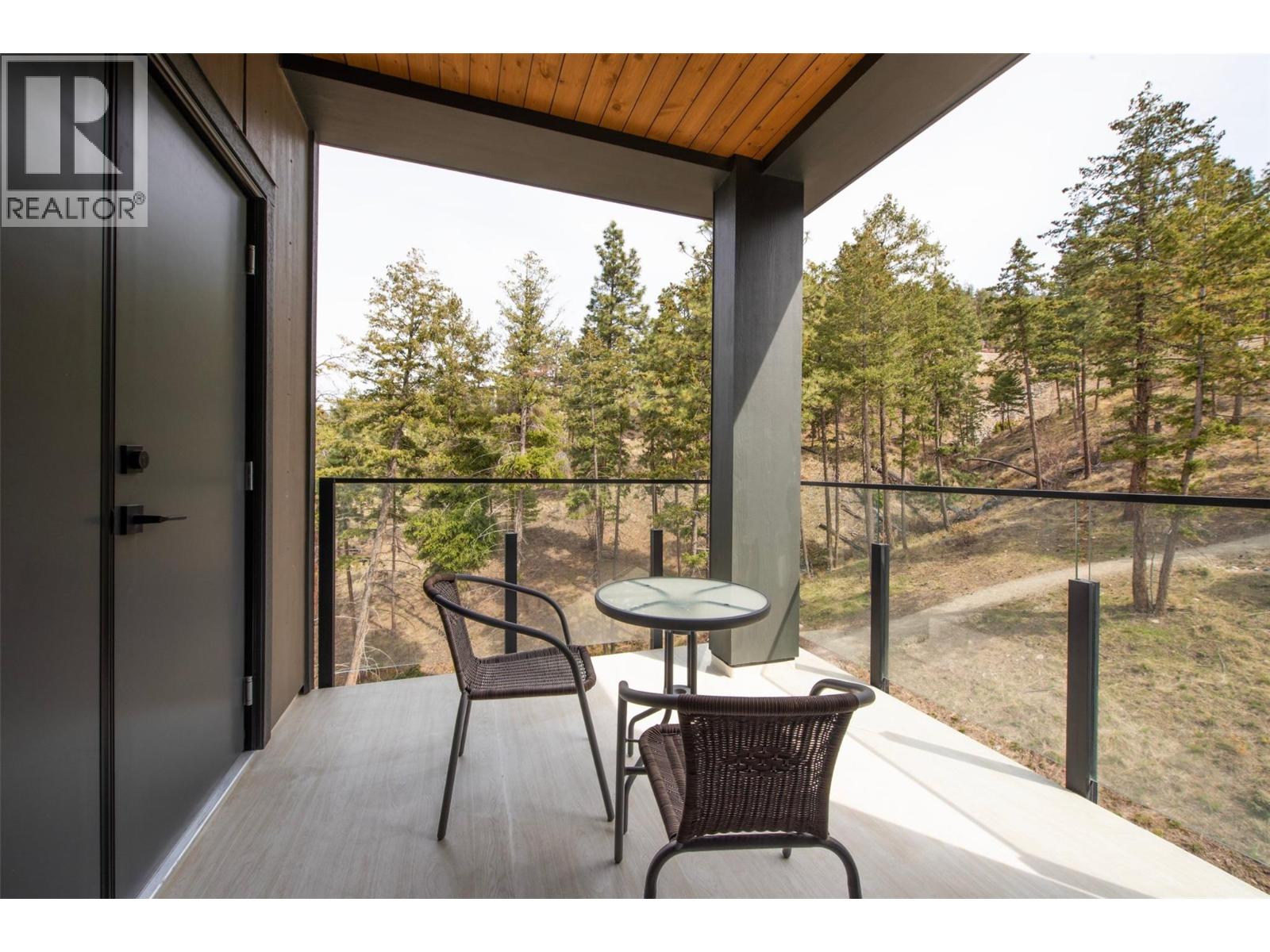 401 3475 Granite Close, Kelowna