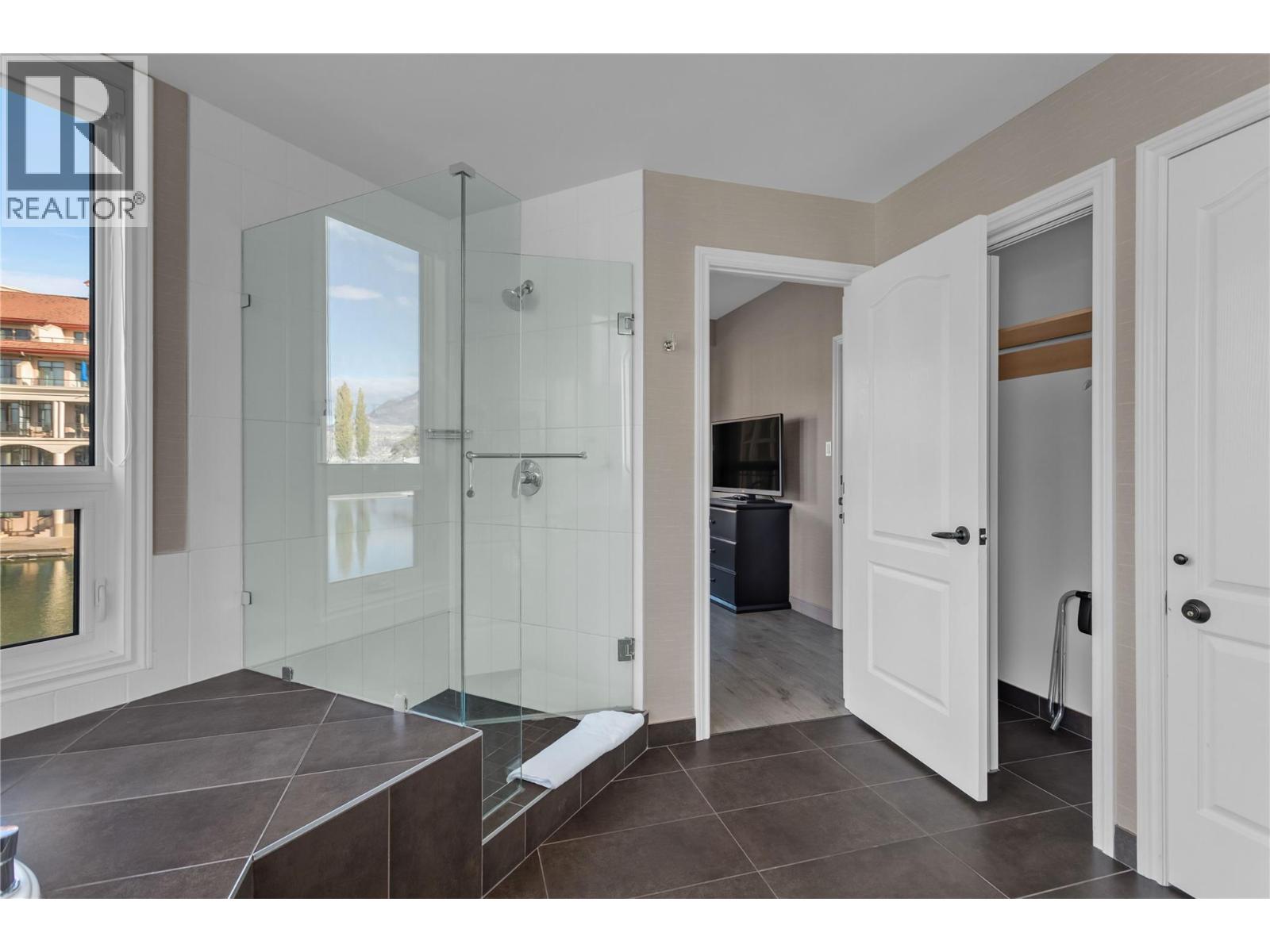 231 1320 Water Street, Kelowna