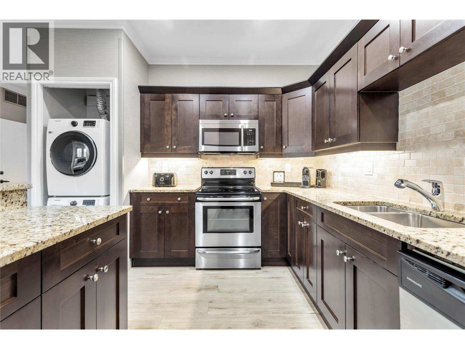 231 1320 Water Street, Kelowna