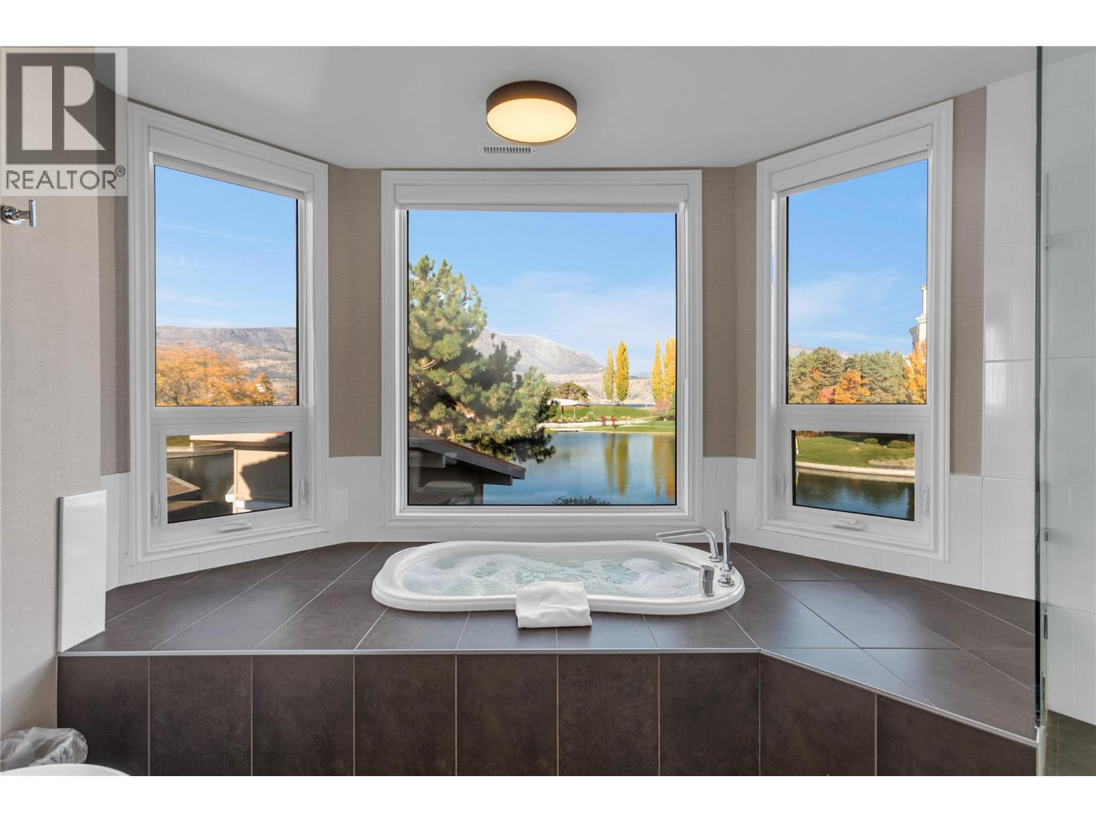 231 1320 Water Street, Kelowna