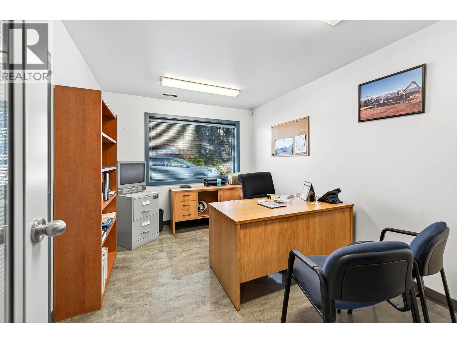  2015 W Trans Canada Highway, Kamloops