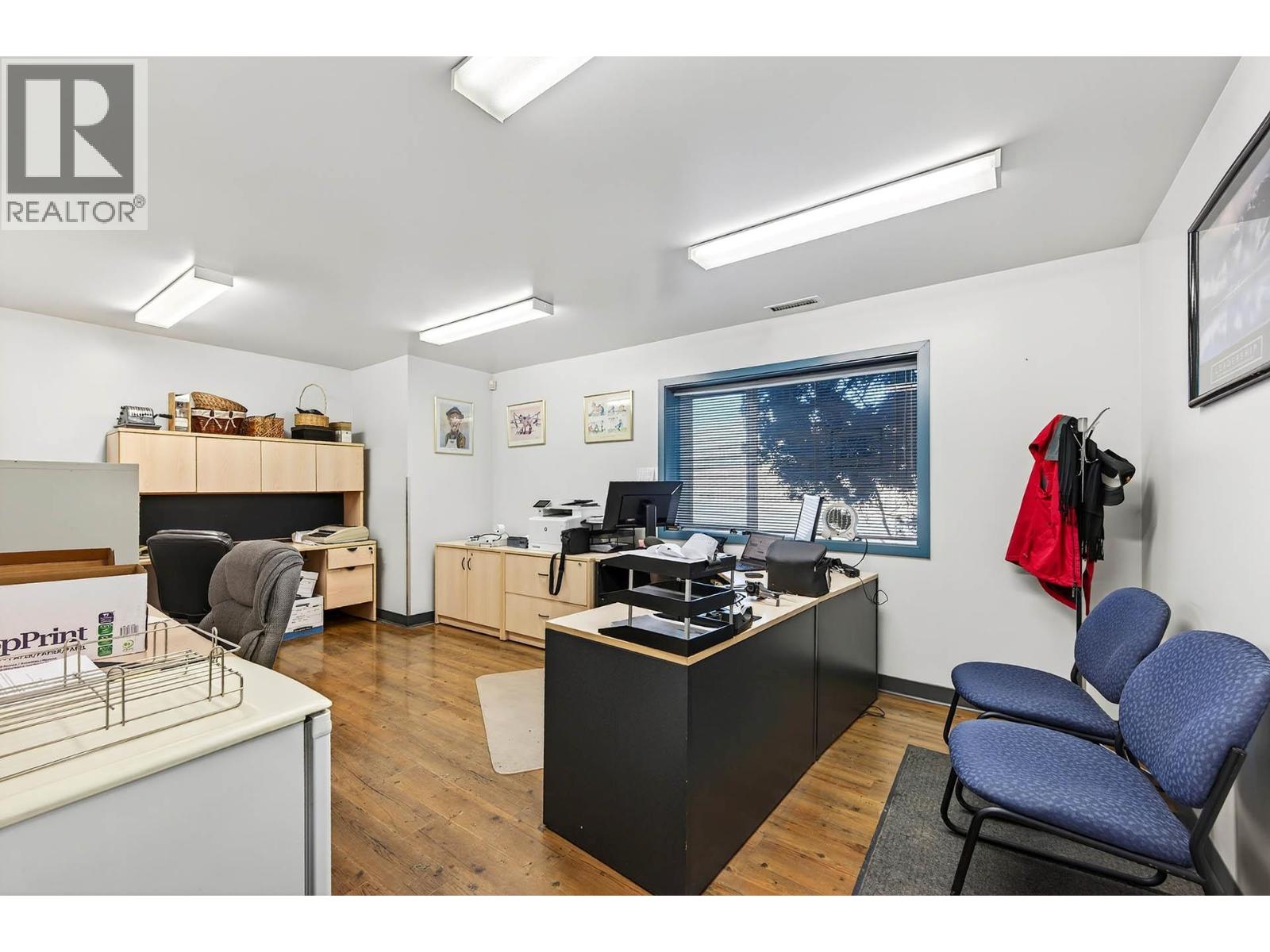  2015 W Trans Canada Highway, Kamloops