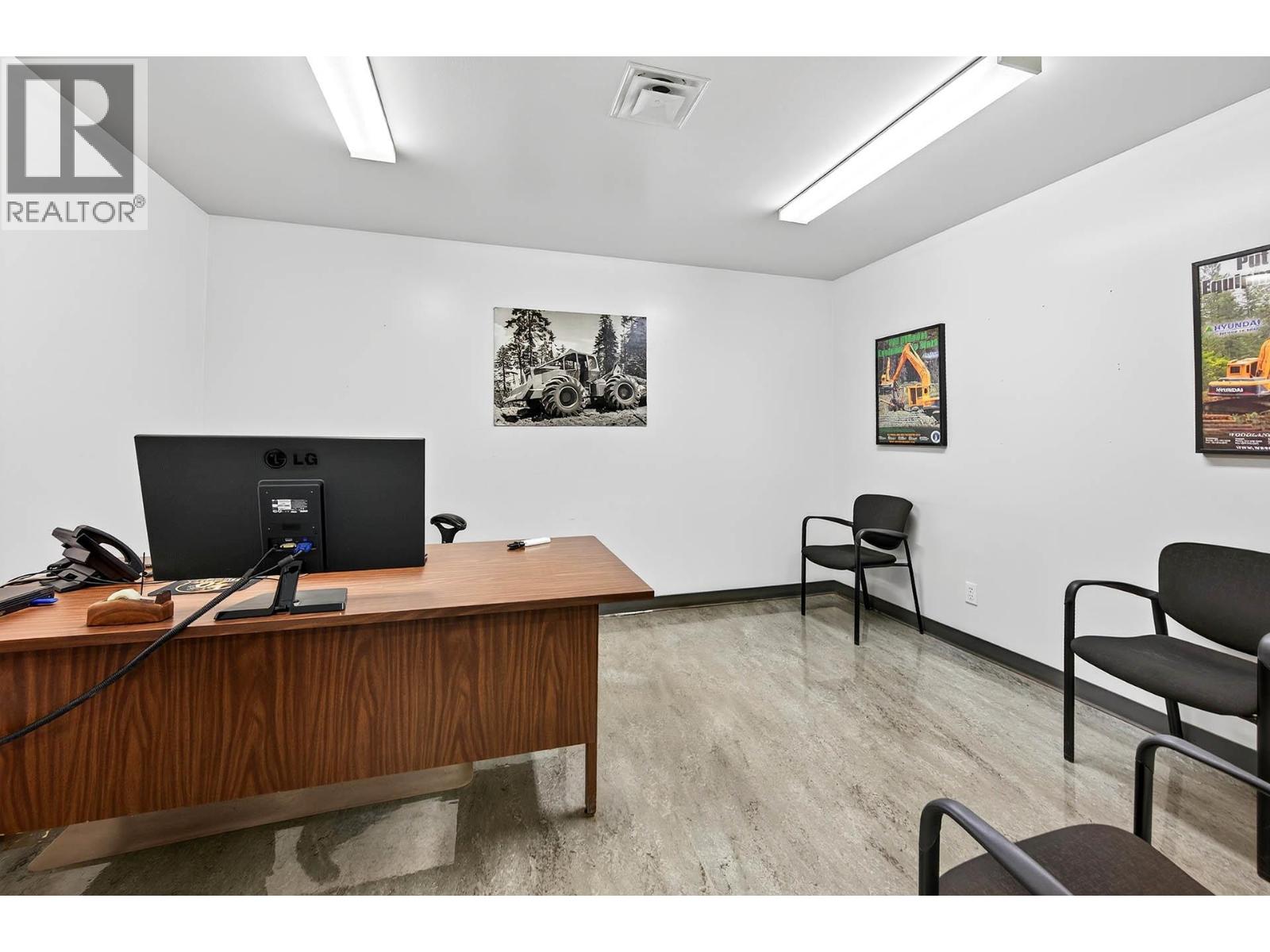  2015 W Trans Canada Highway, Kamloops