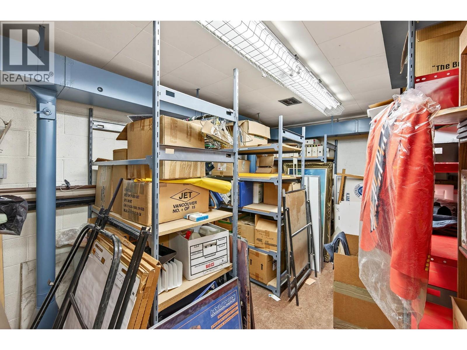  2015 W Trans Canada Highway, Kamloops