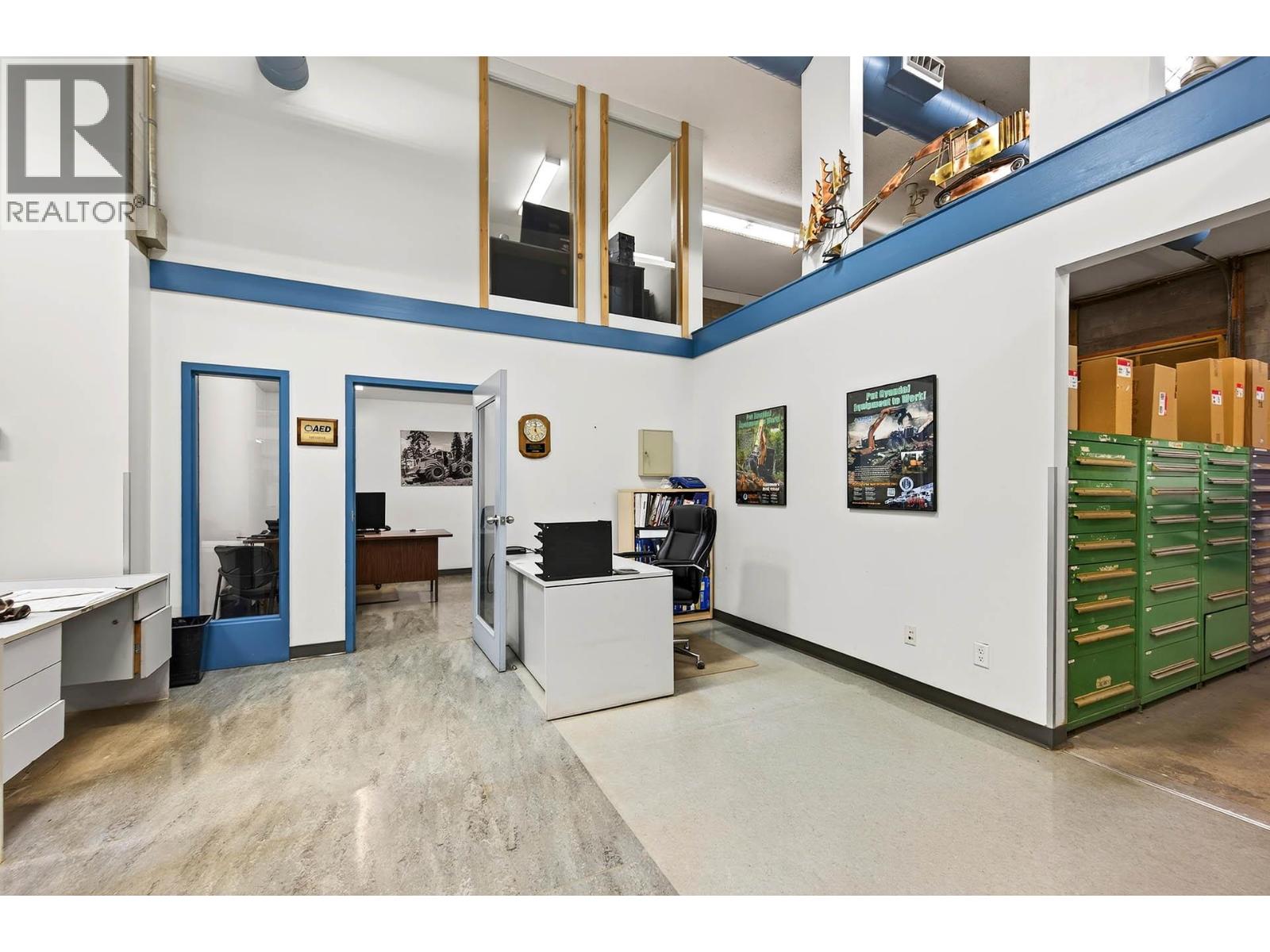  2015 W Trans Canada Highway, Kamloops