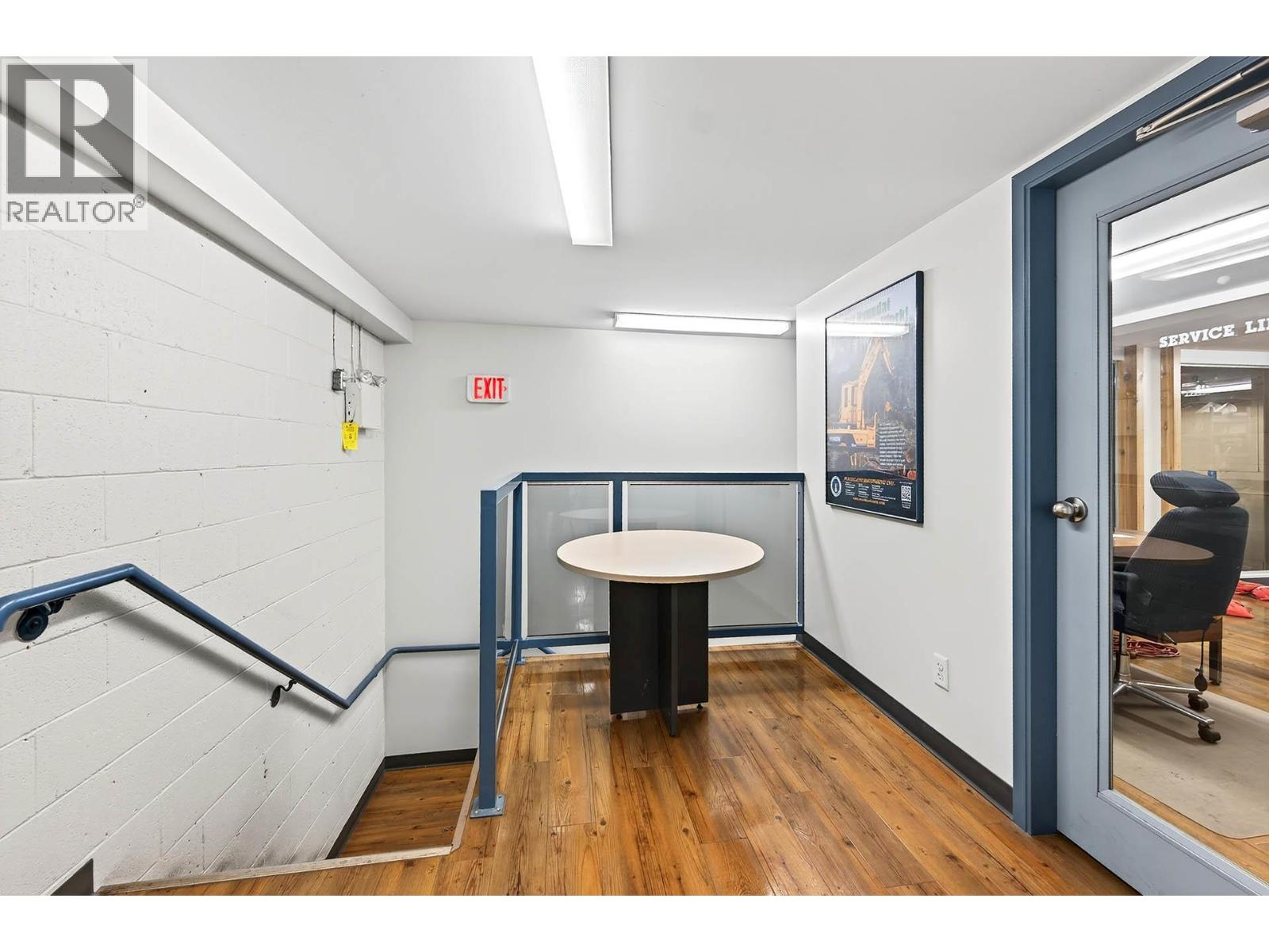  2015 W Trans Canada Highway, Kamloops