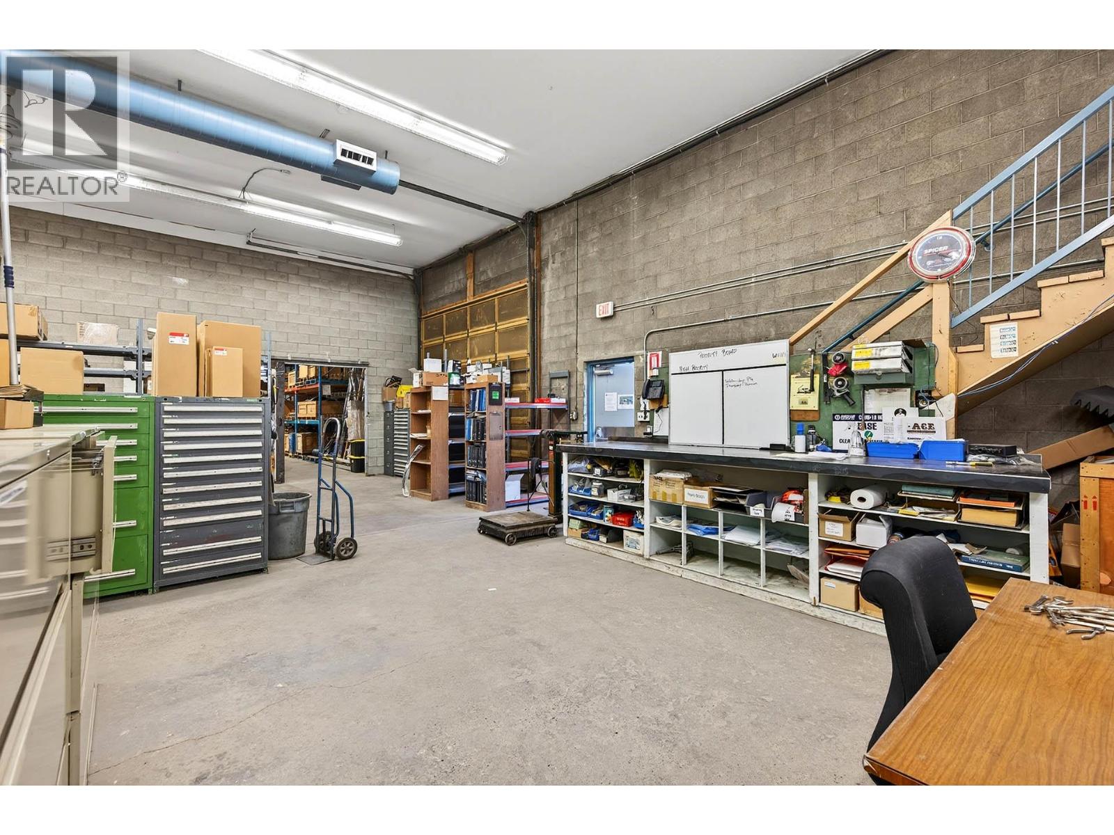  2015 W Trans Canada Highway, Kamloops