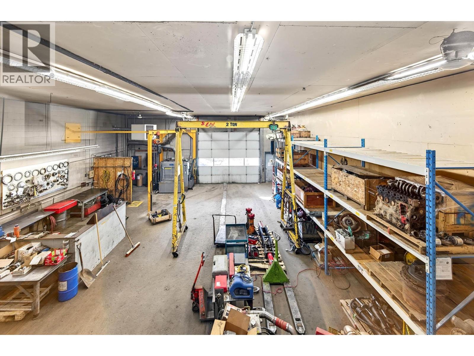  2015 W Trans Canada Highway, Kamloops