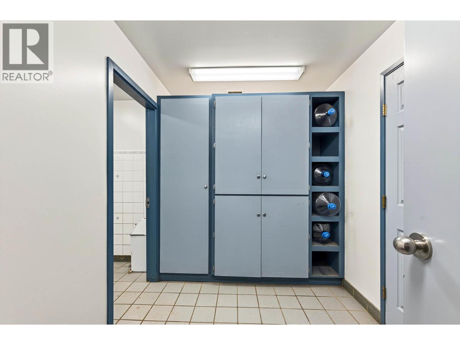  2015 W Trans Canada Highway, Kamloops