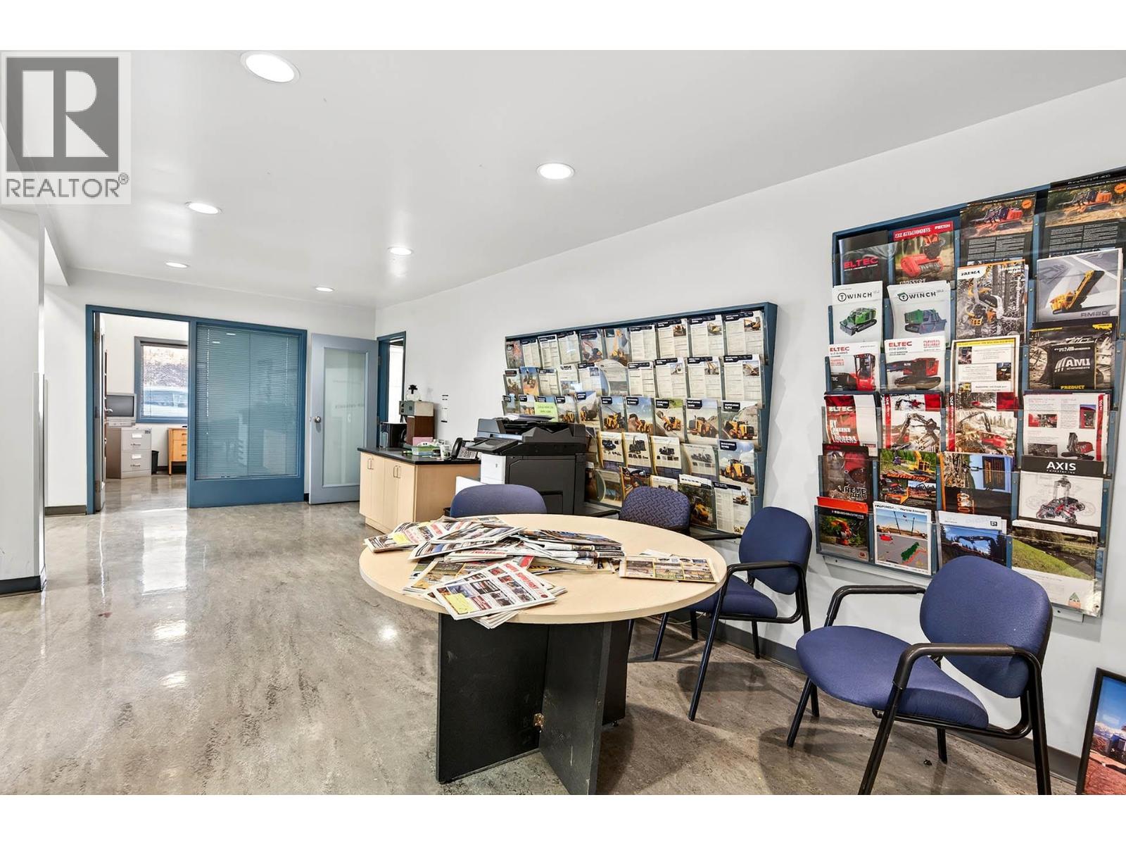  2015 W Trans Canada Highway, Kamloops