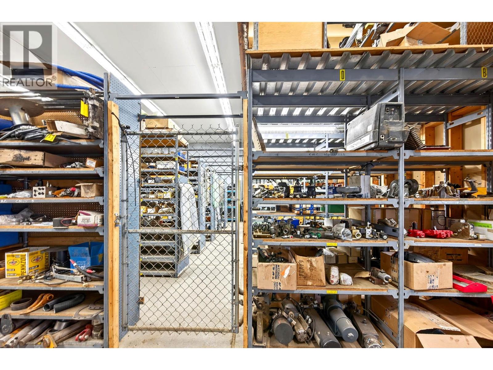  2015 W Trans Canada Highway, Kamloops