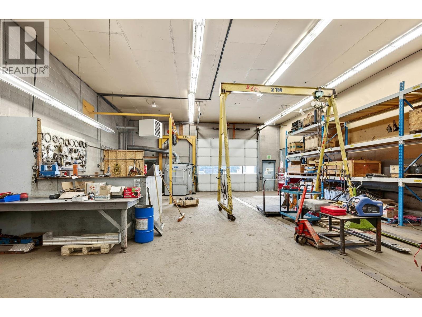  2015 W Trans Canada Highway, Kamloops