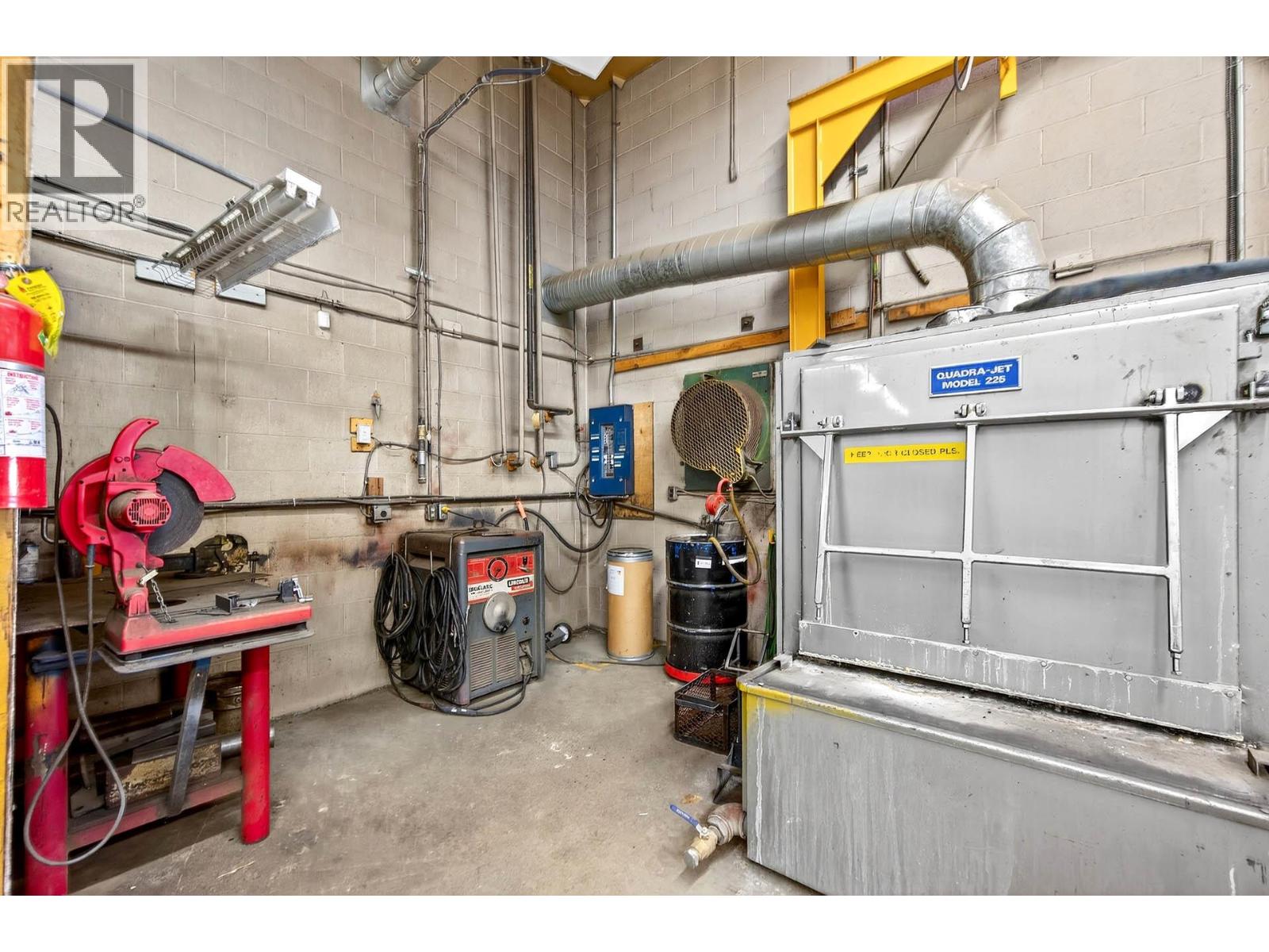  2015 W Trans Canada Highway, Kamloops