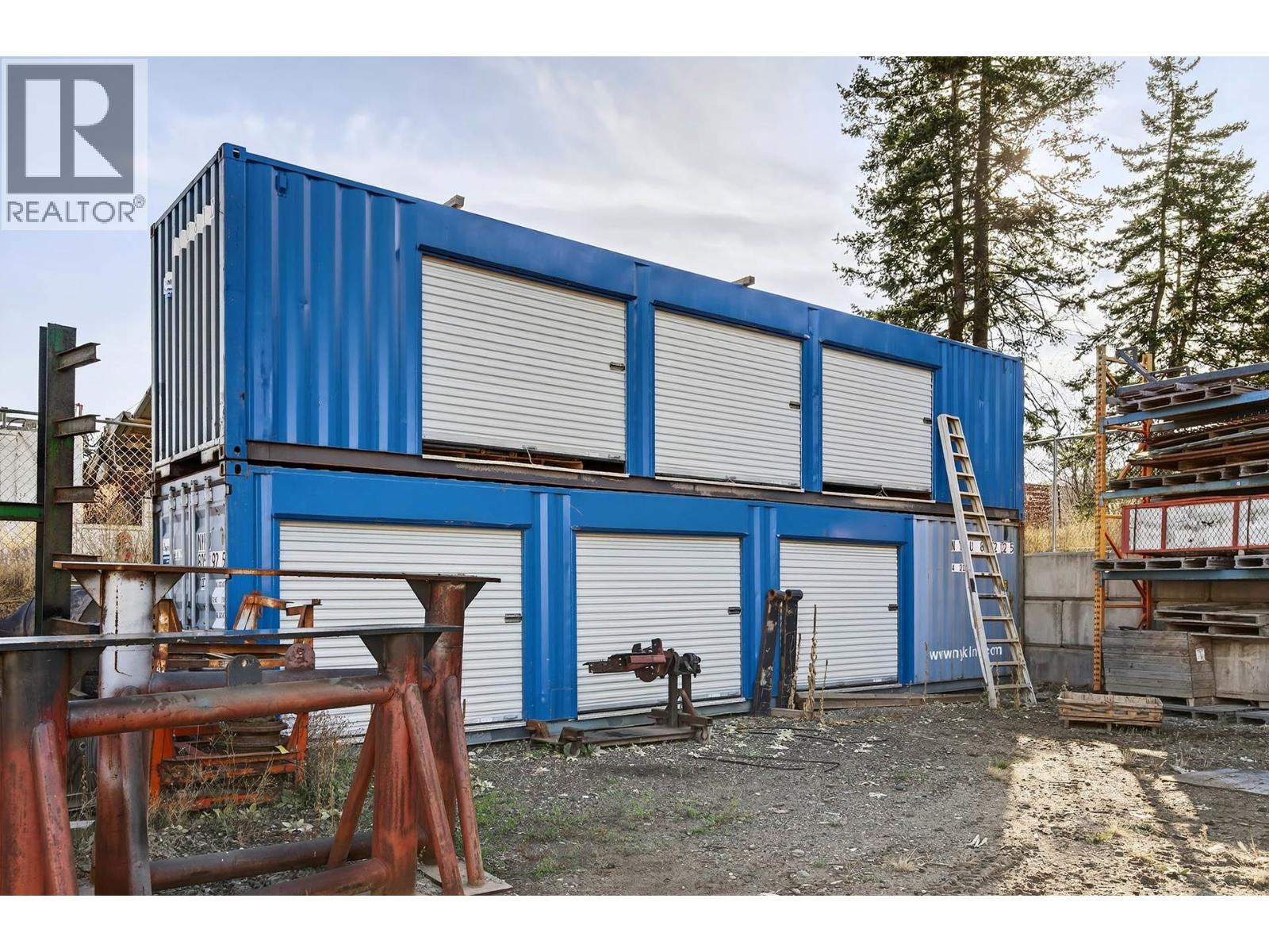  2015 W Trans Canada Highway, Kamloops